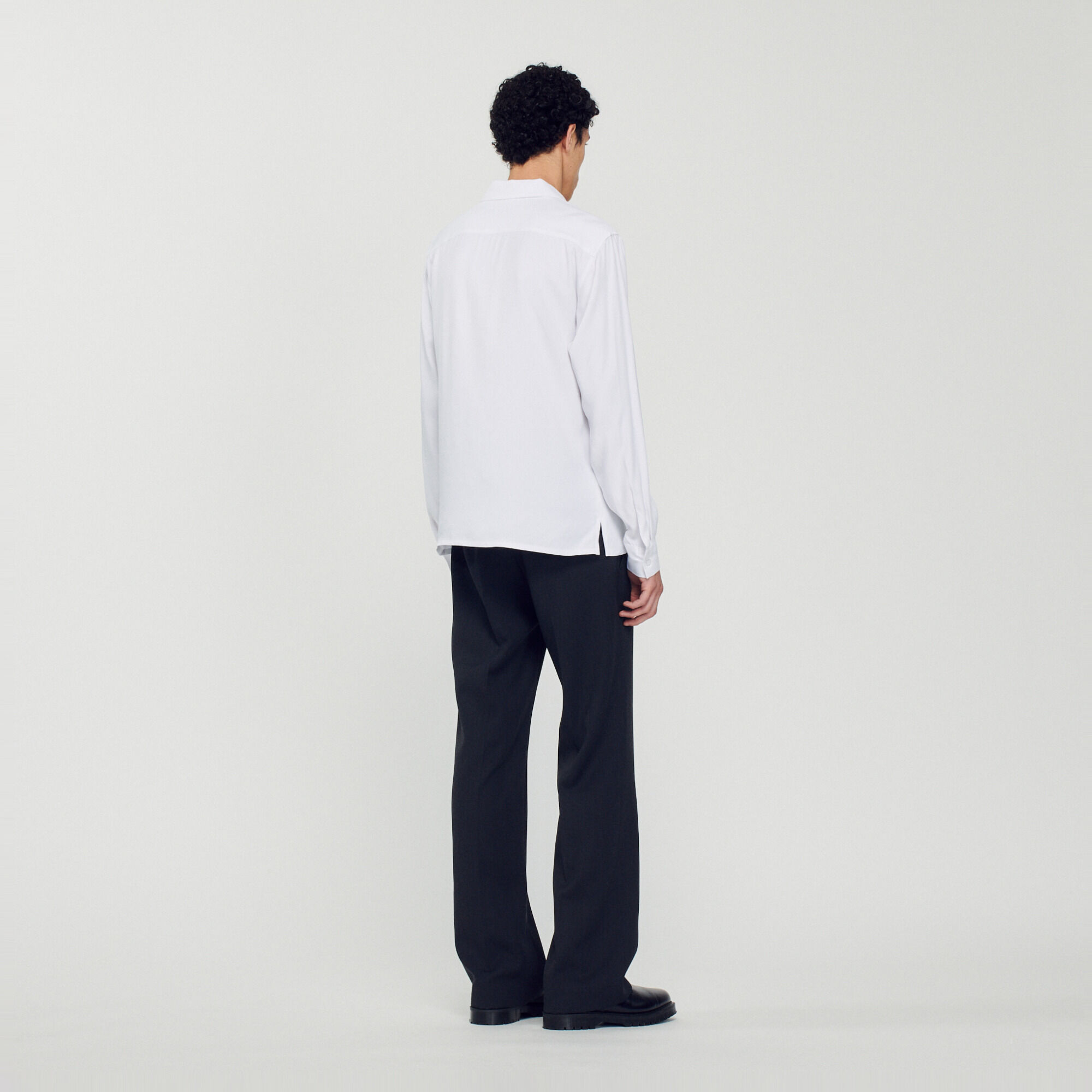 Floaty shirt with spread collar