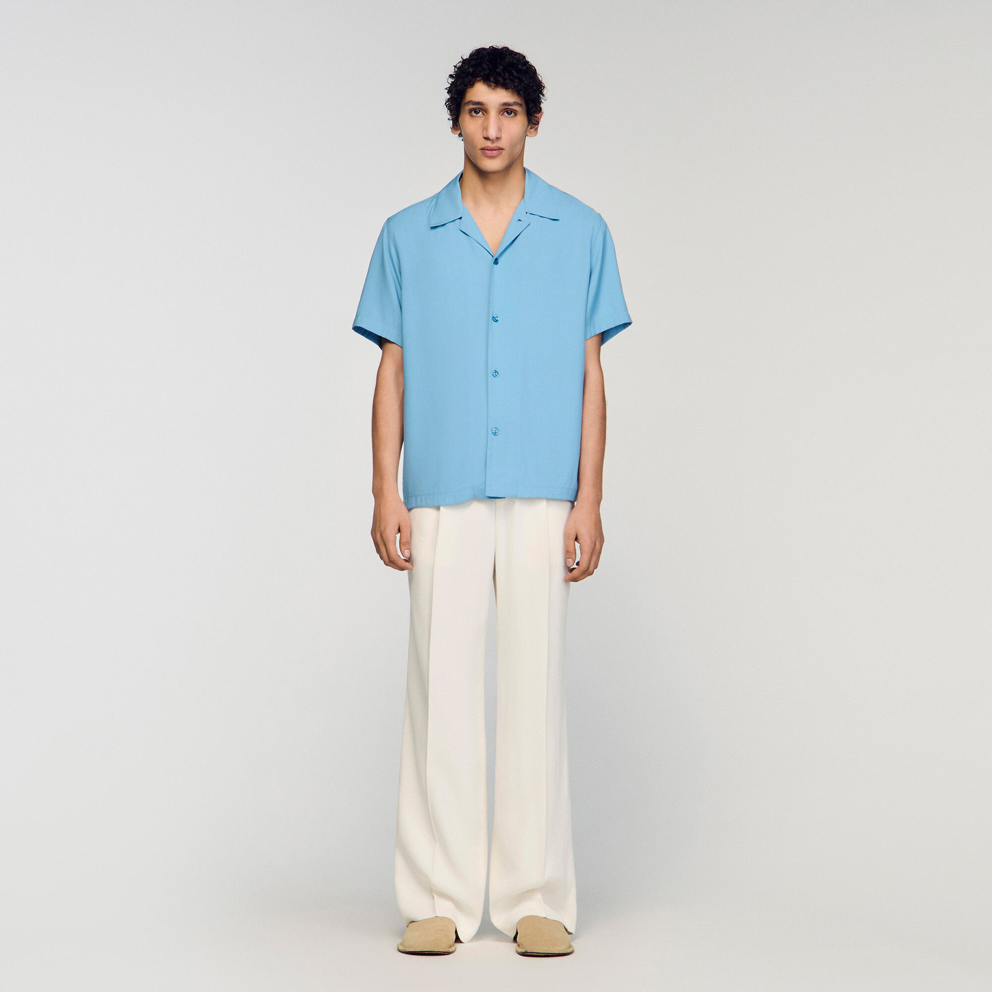 Loose-fit shark collar shirt