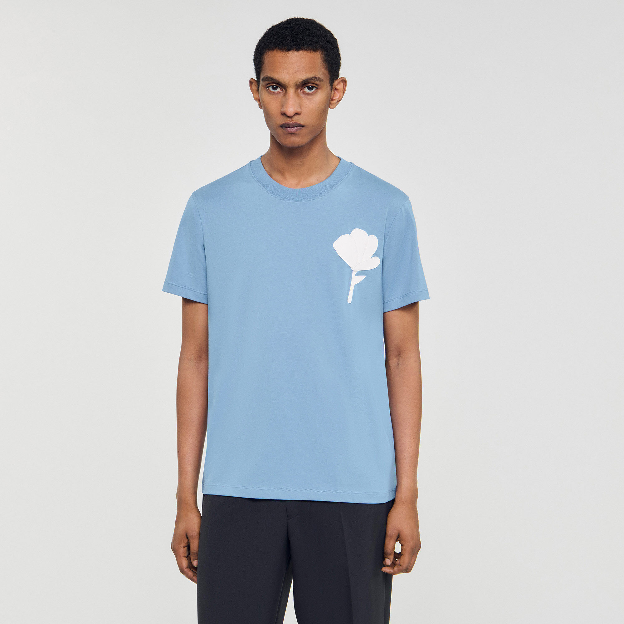 T-shirt with flower patch