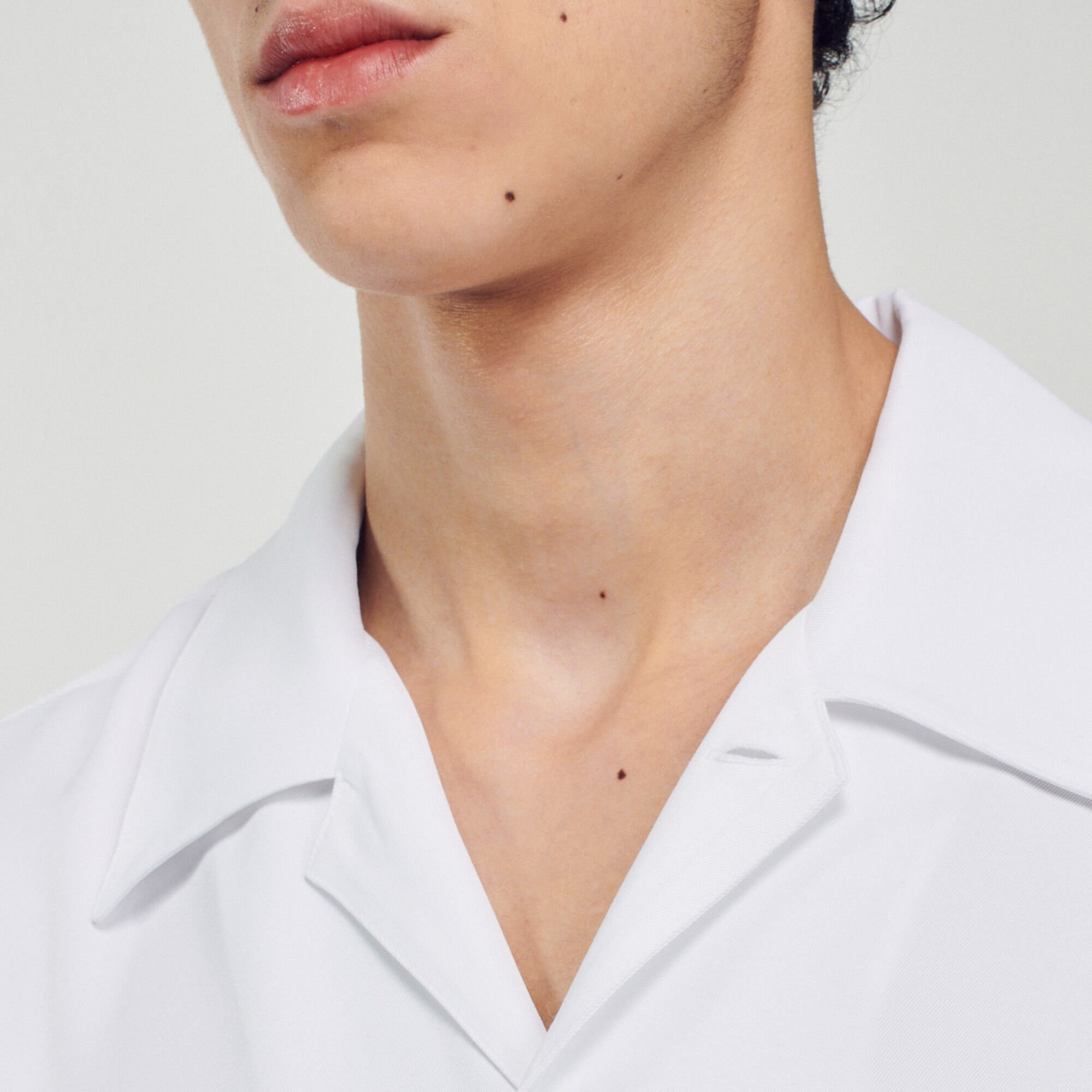 Floaty shirt with spread collar
