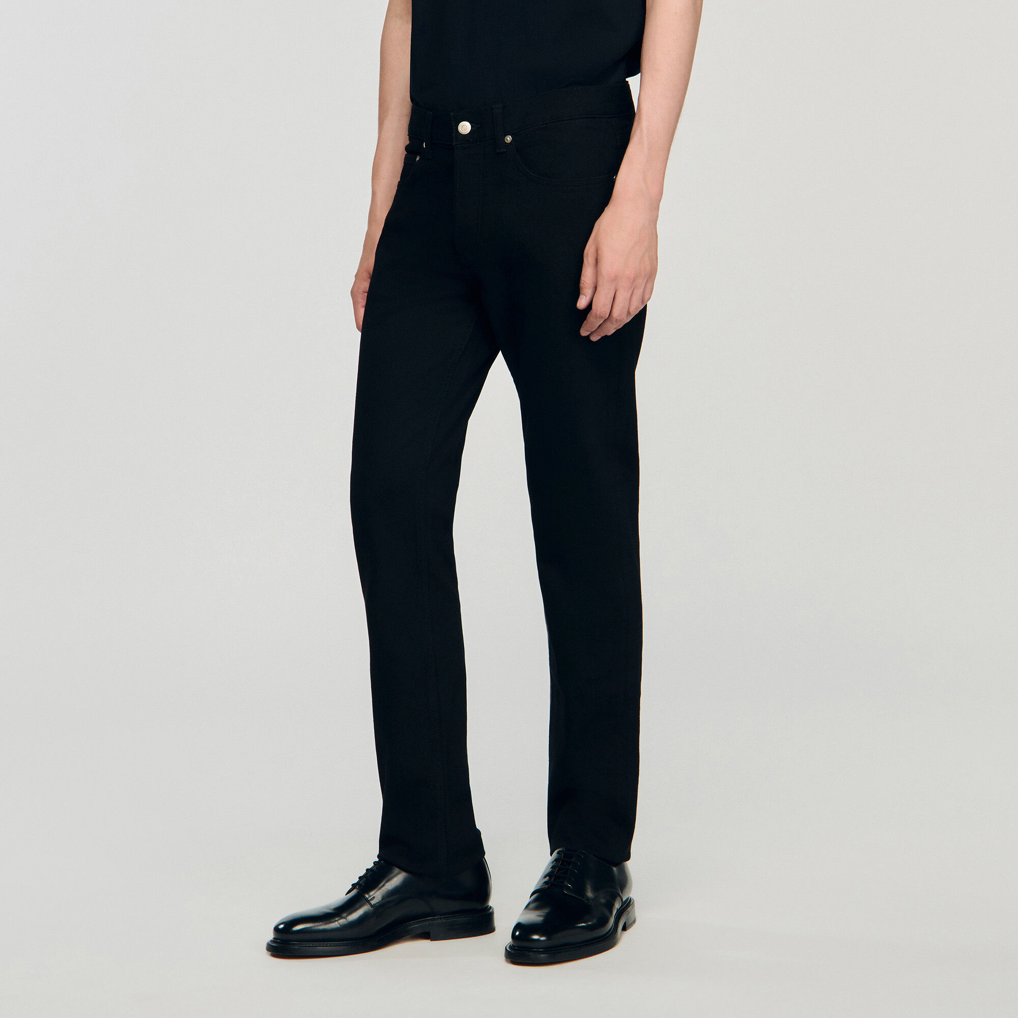 Slim-fit jeans