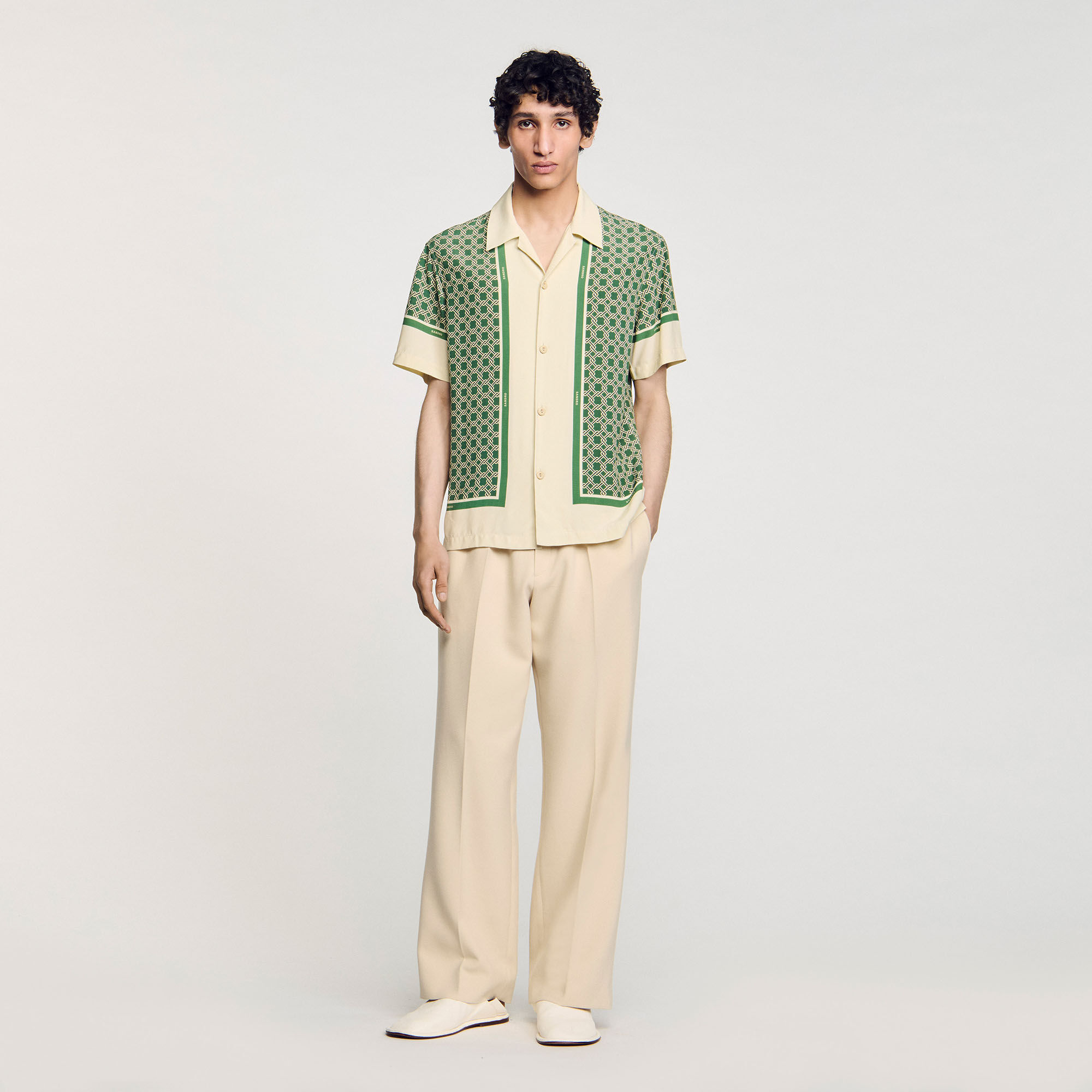 Short-sleeved patterned shirt