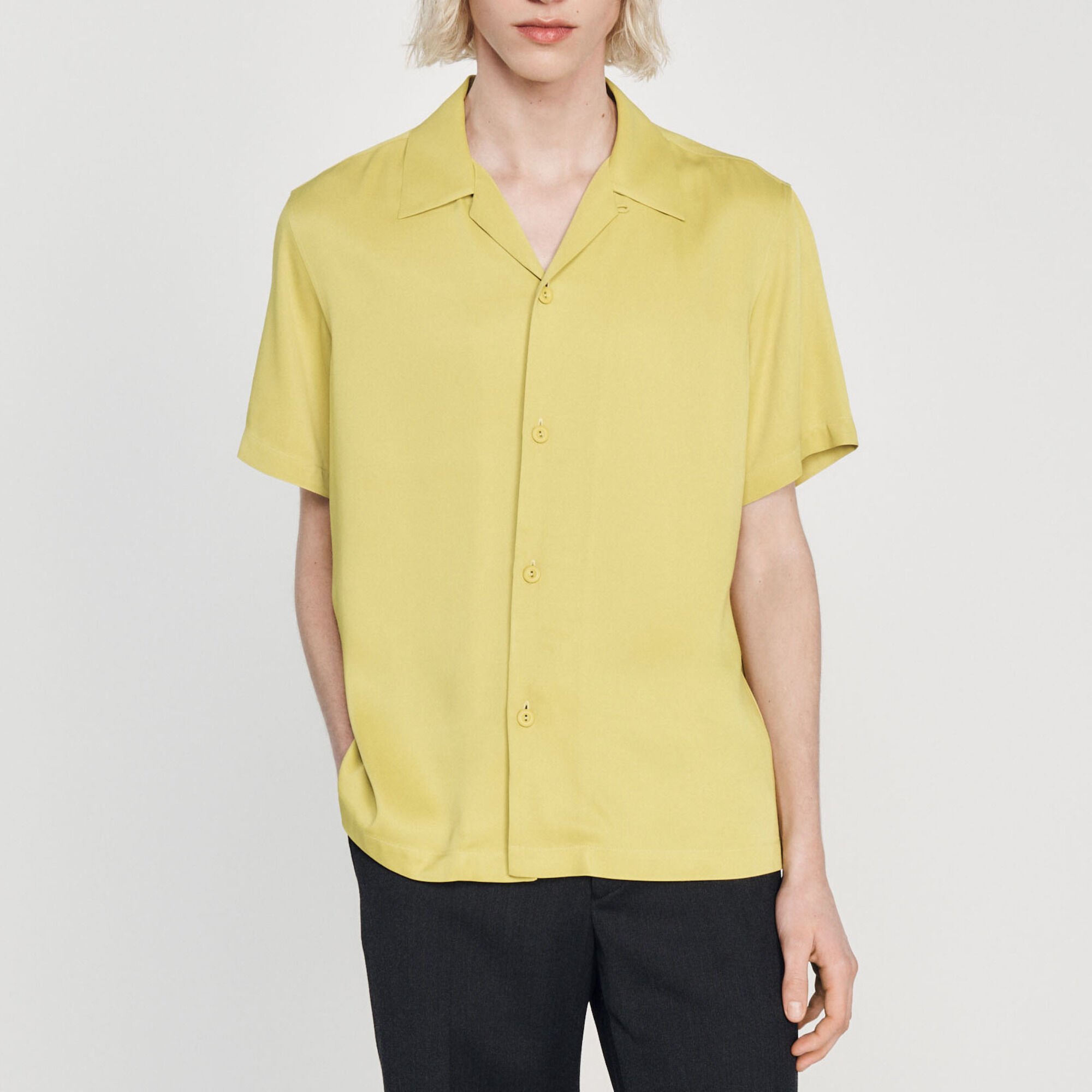 Short-sleeved shirt