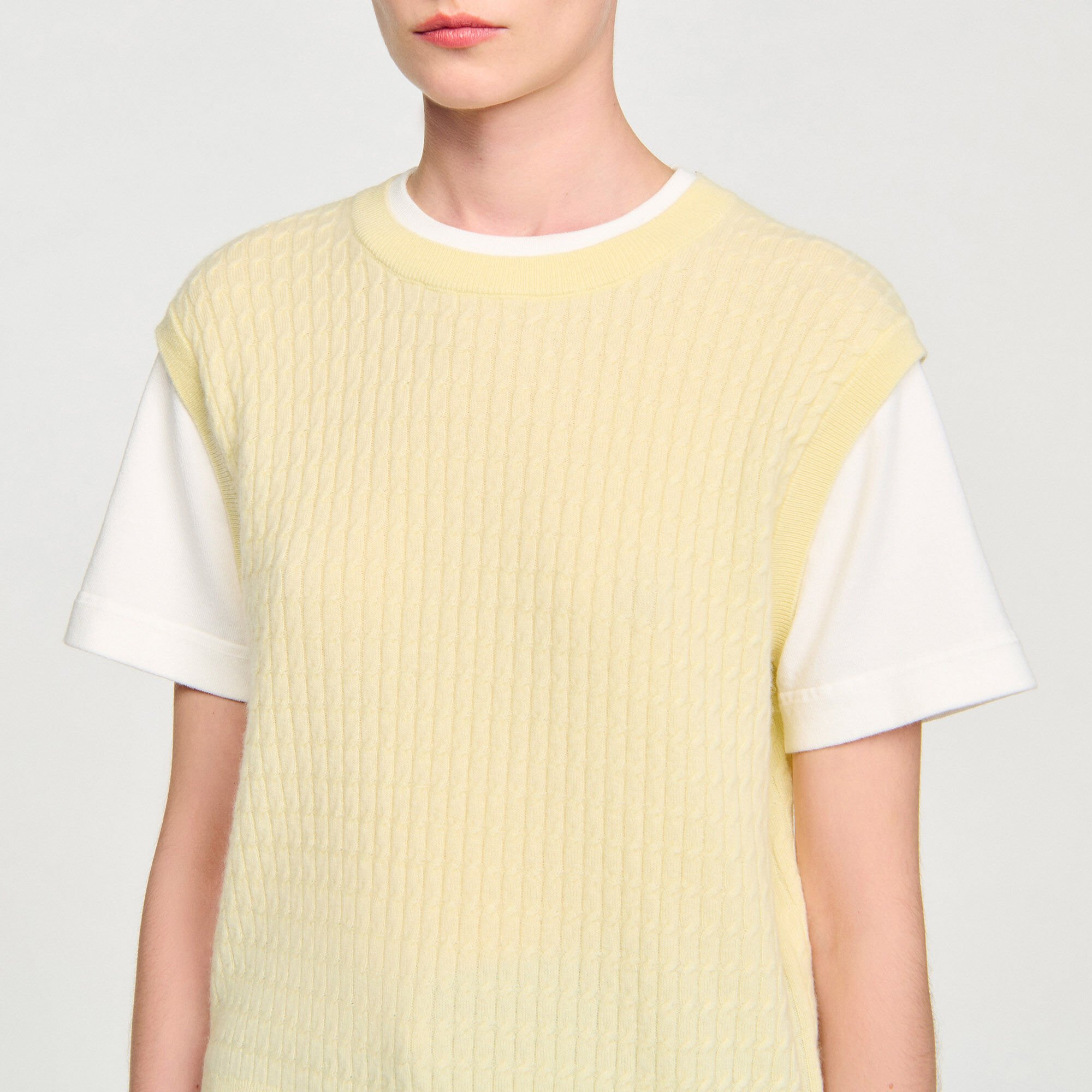 Dual-material knit jumper