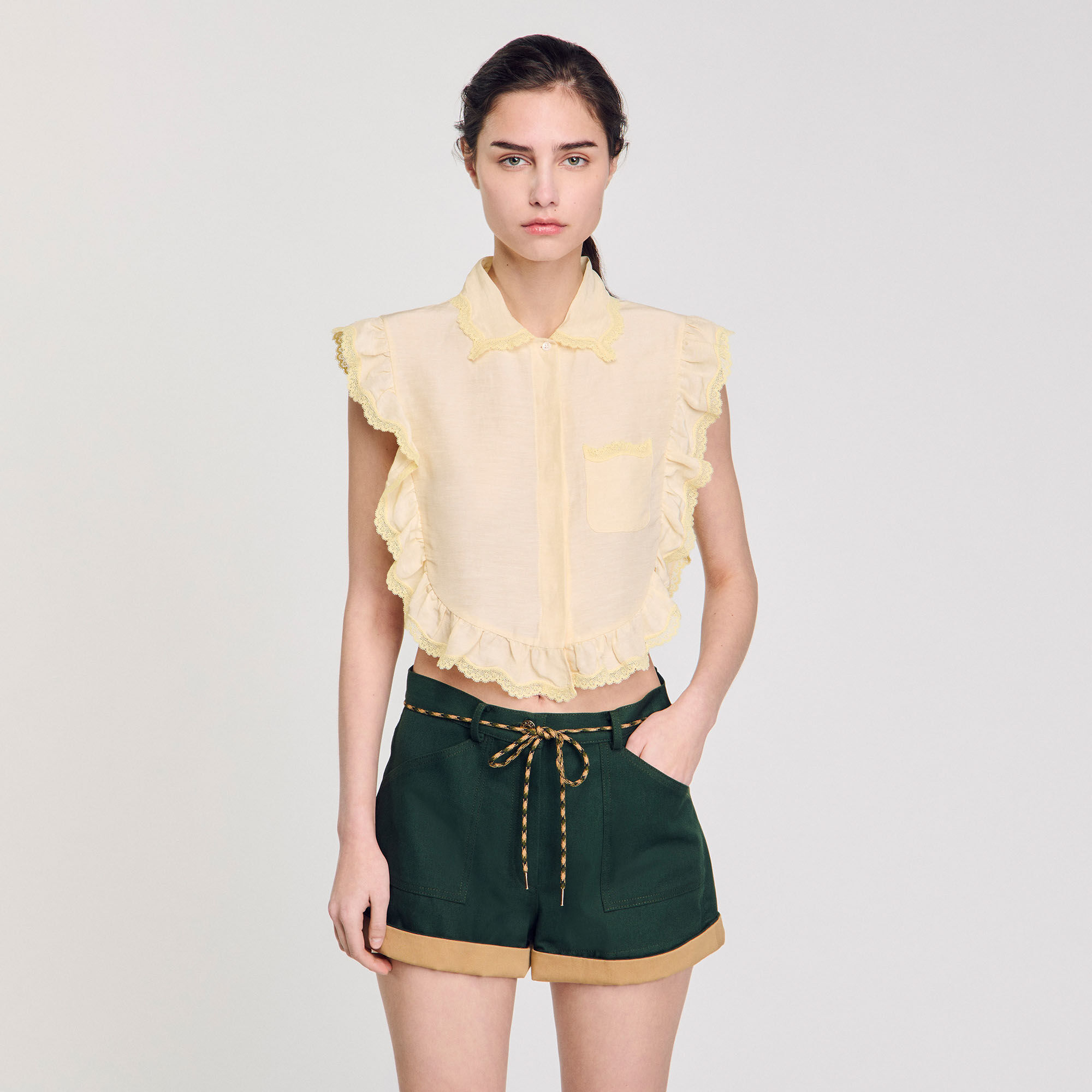Top Shirt collar with lace detail