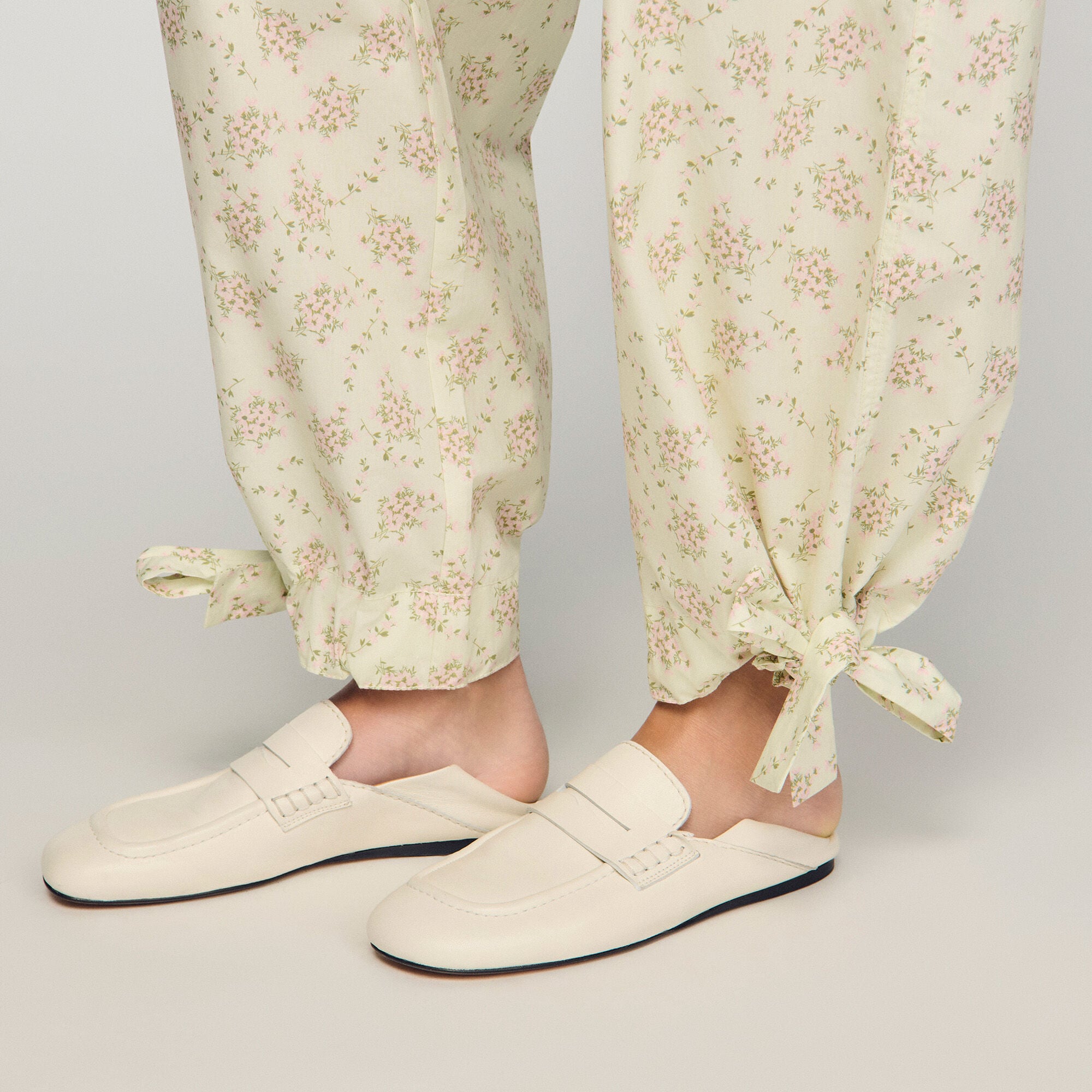 Floral wide-leg trousers