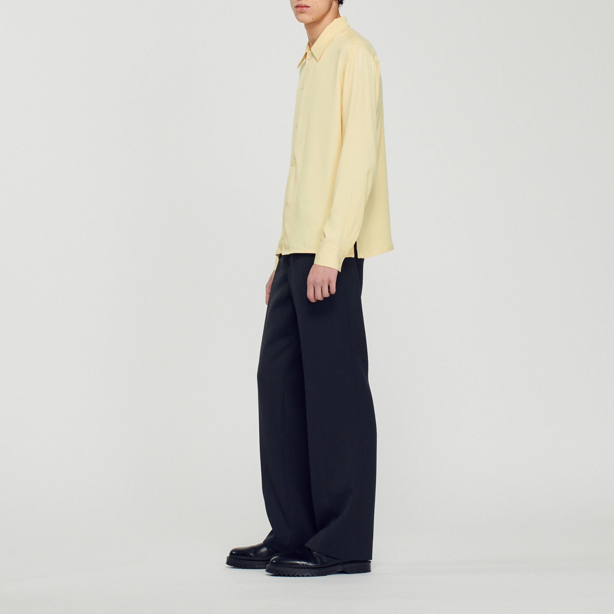 Floaty shirt with spread collar