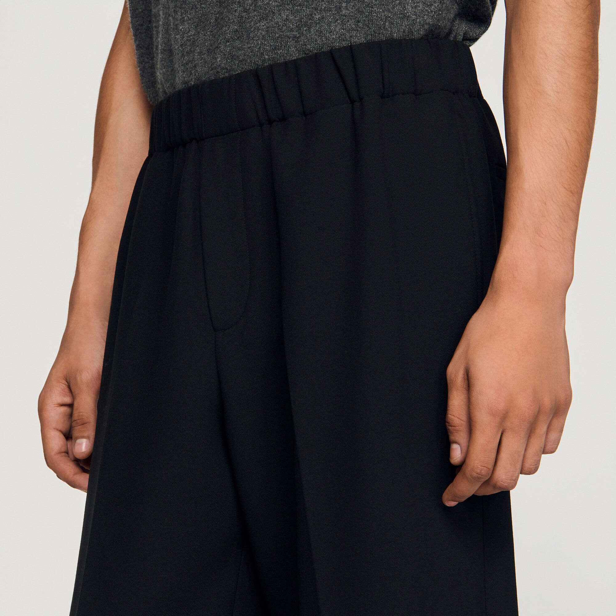 Wide-leg trousers