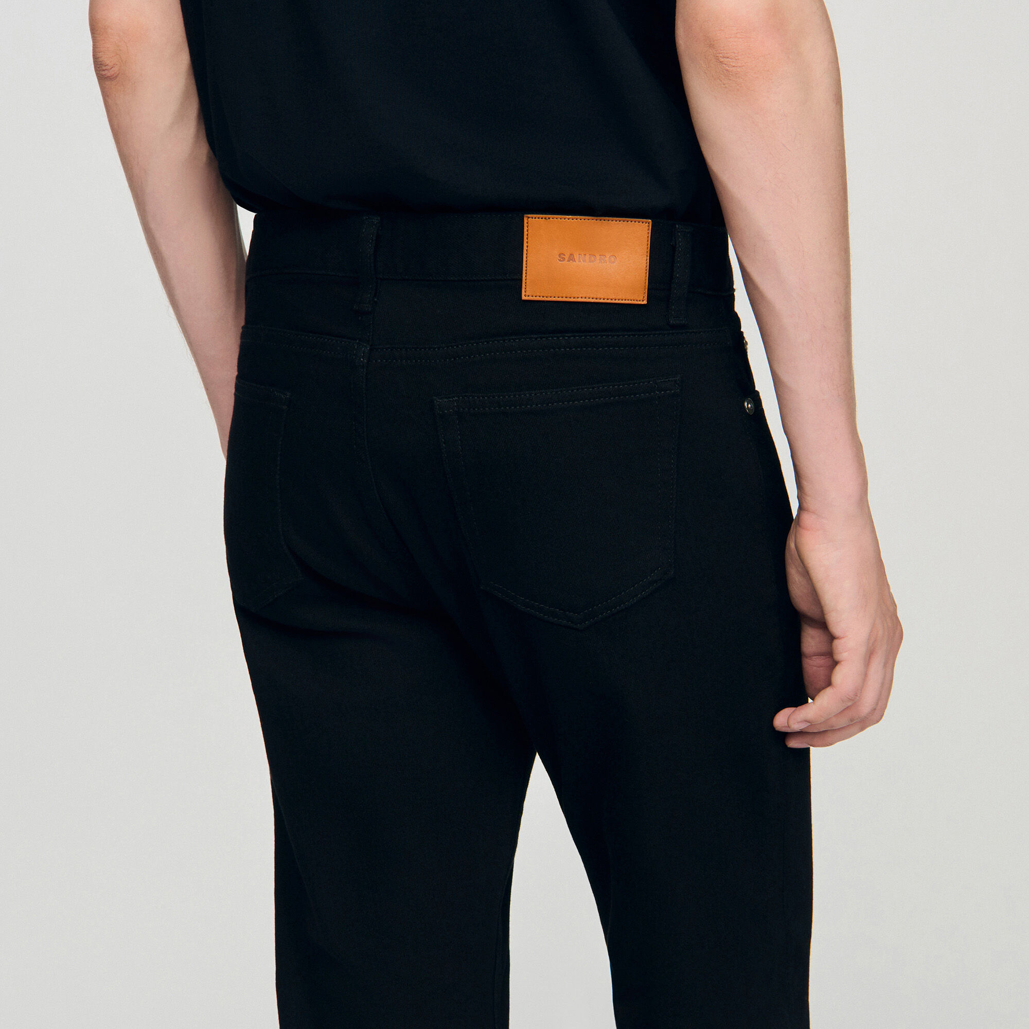 Slim-fit jeans