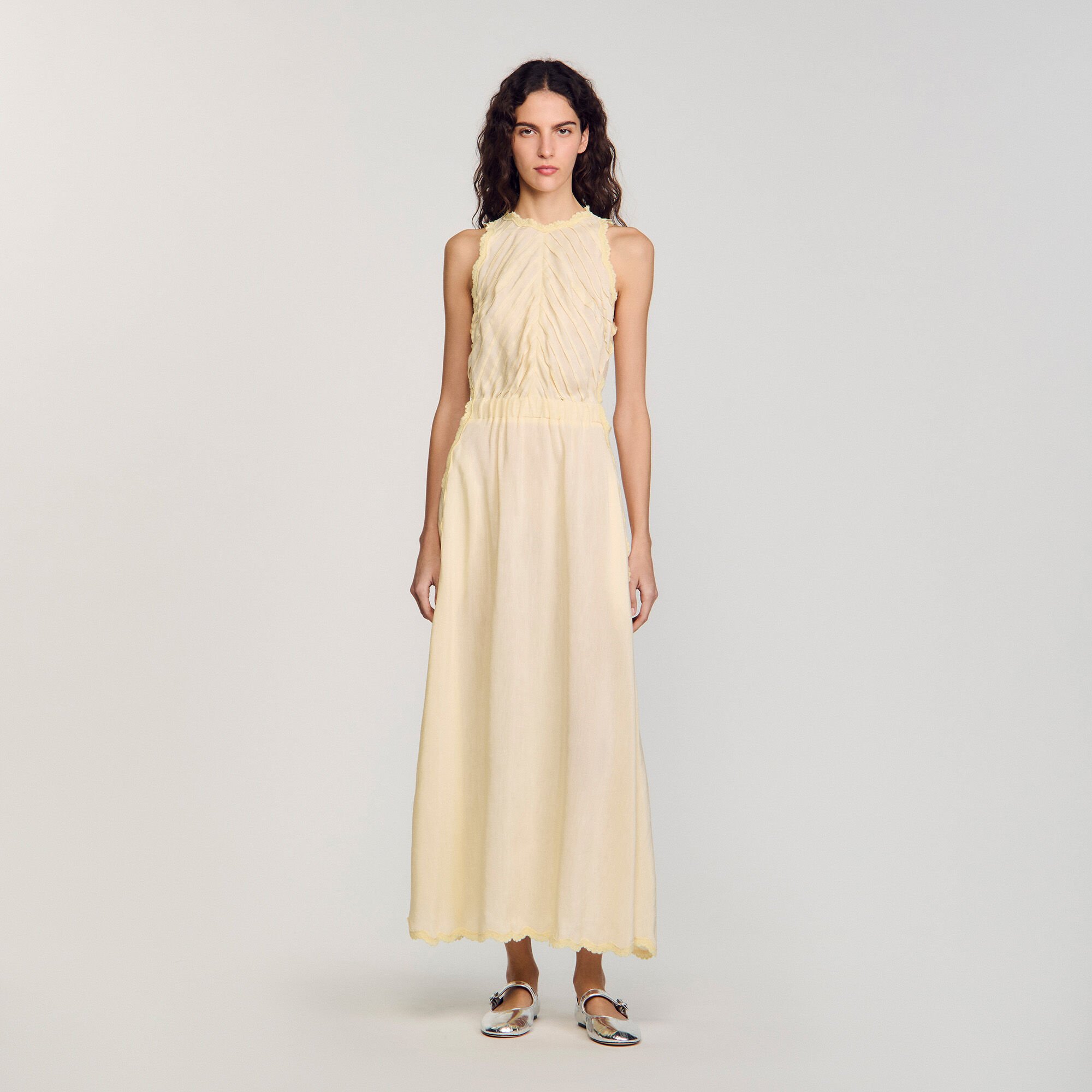 Maxi dress with lace details