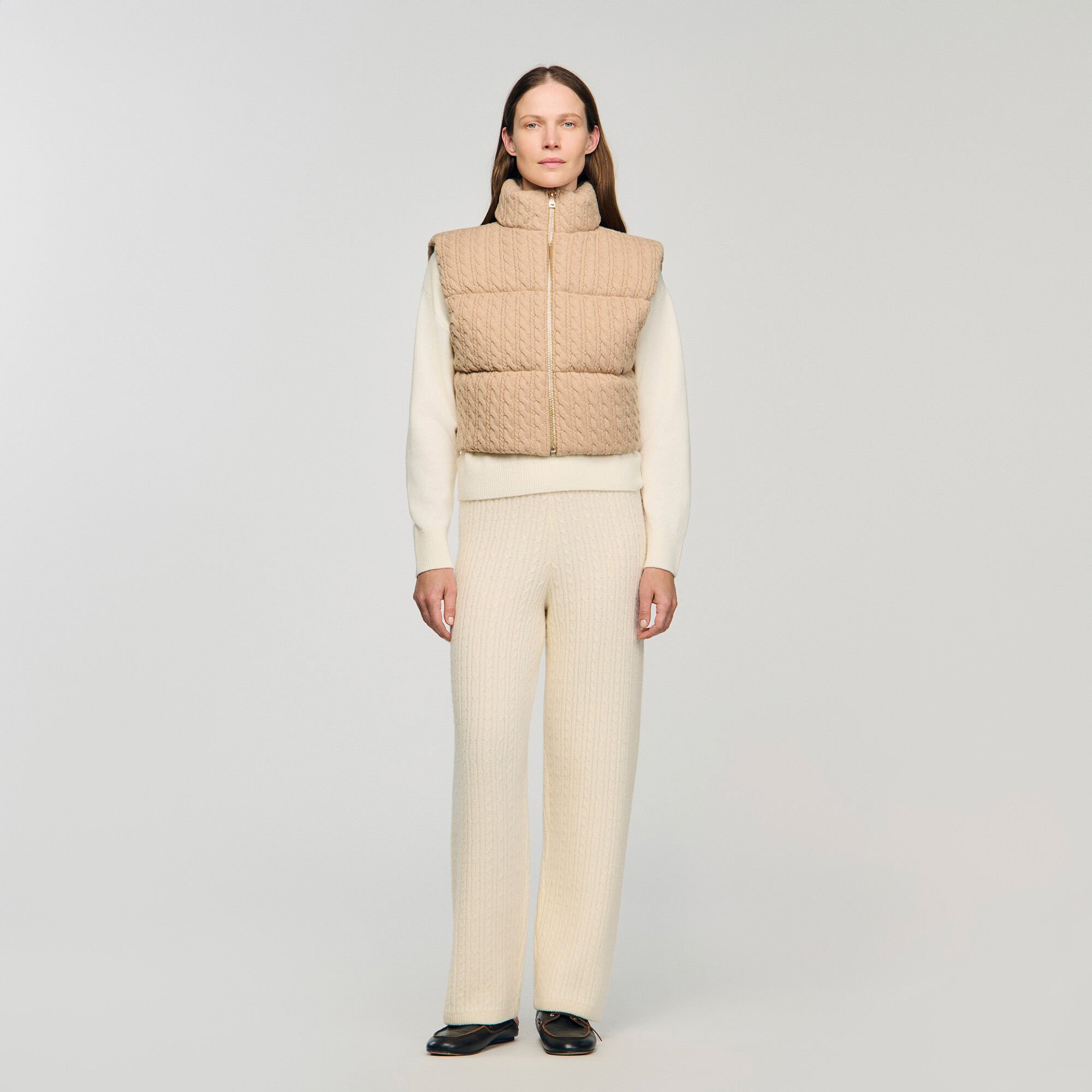 Short sleeveless wool puffer jacket