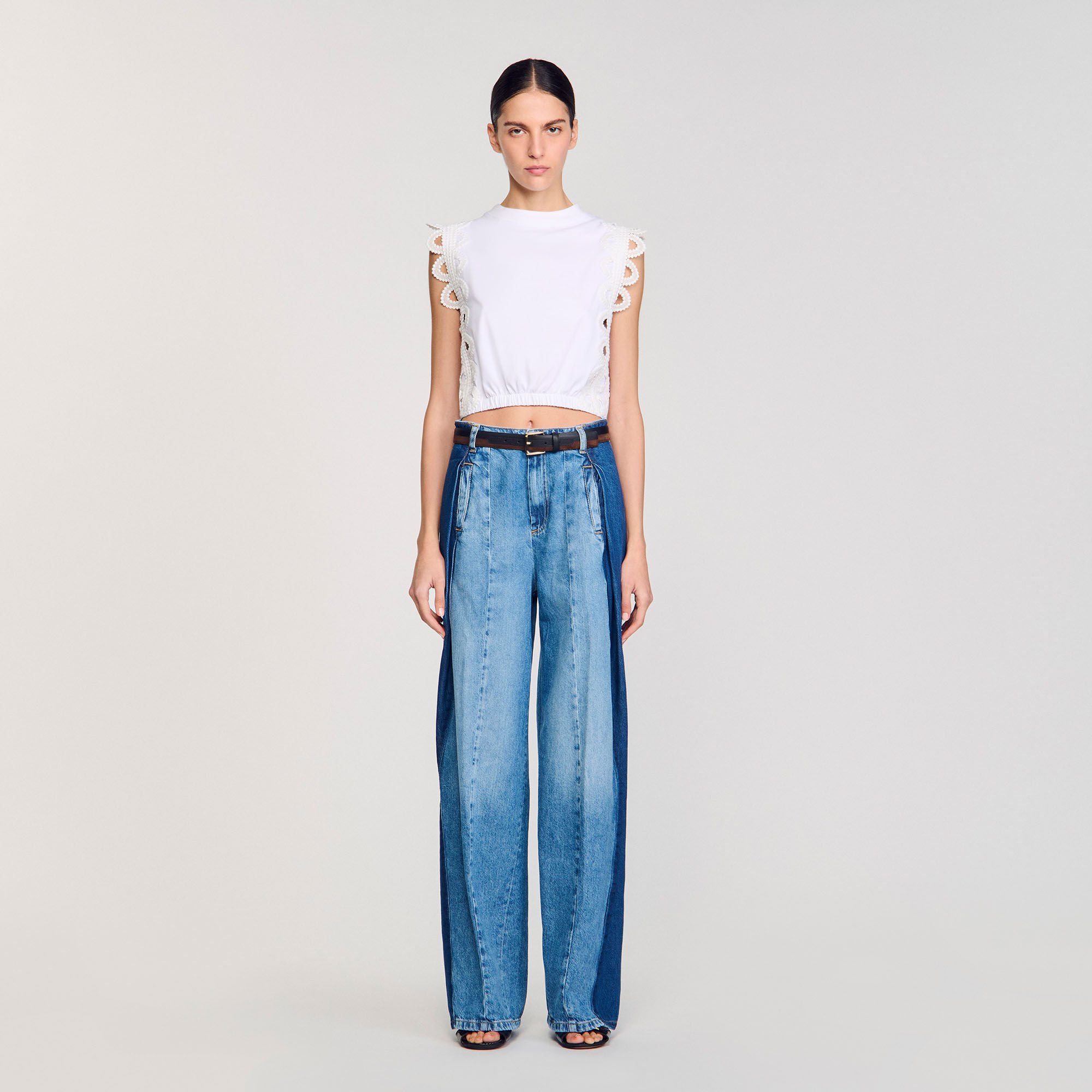 Cropped T-shirt with lace detail