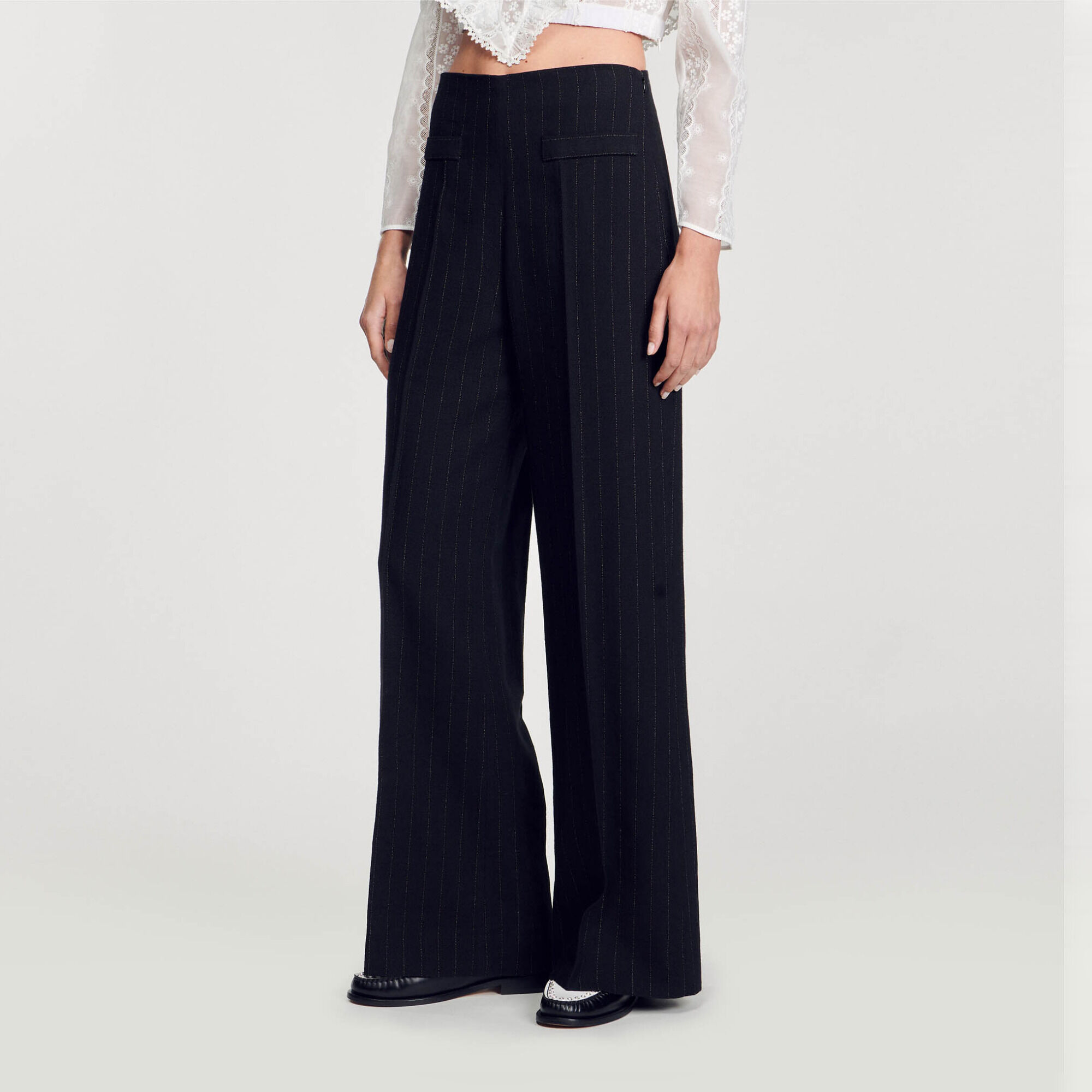 Wide-leg trousers