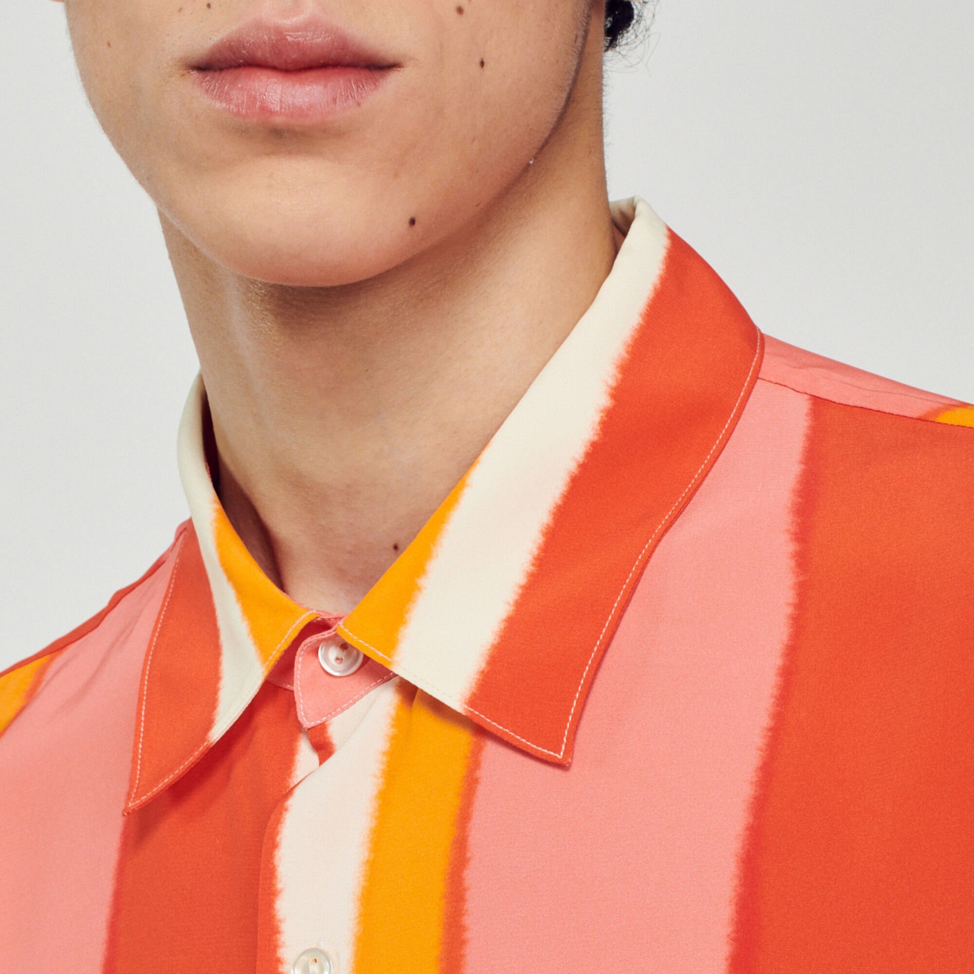 Flowing striped short-sleeved shirt