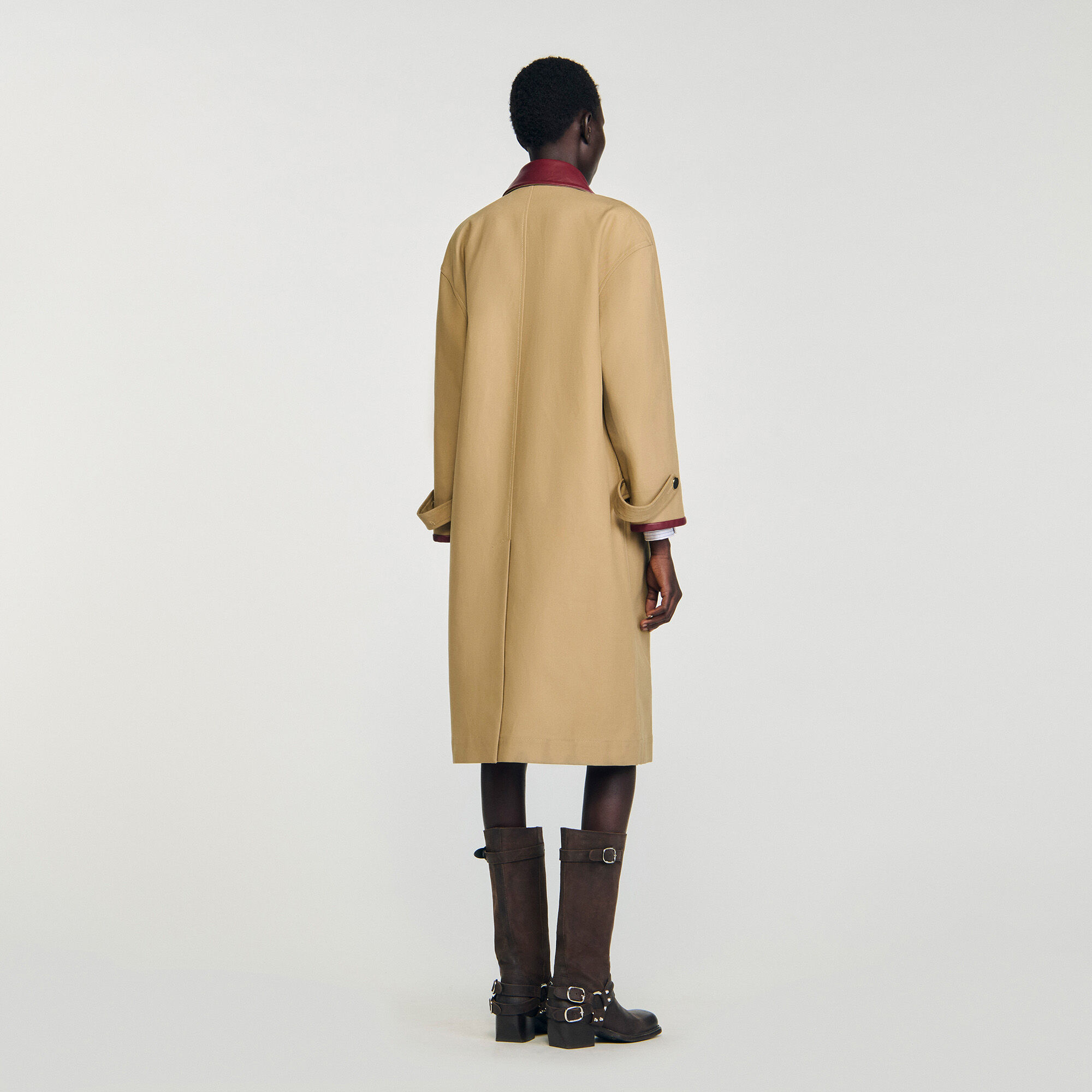Trench coat with leather collar