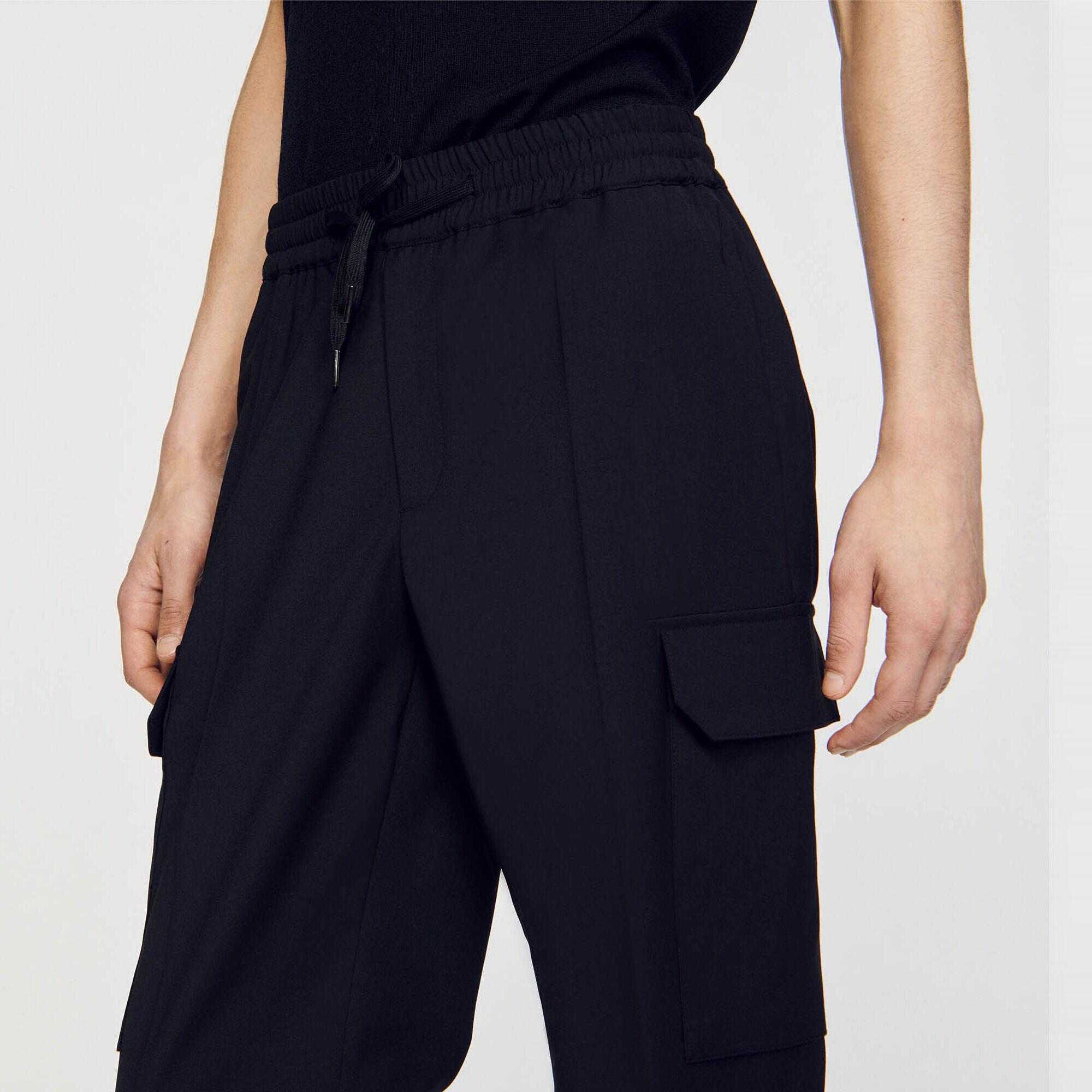 Elasticated cargo trousers