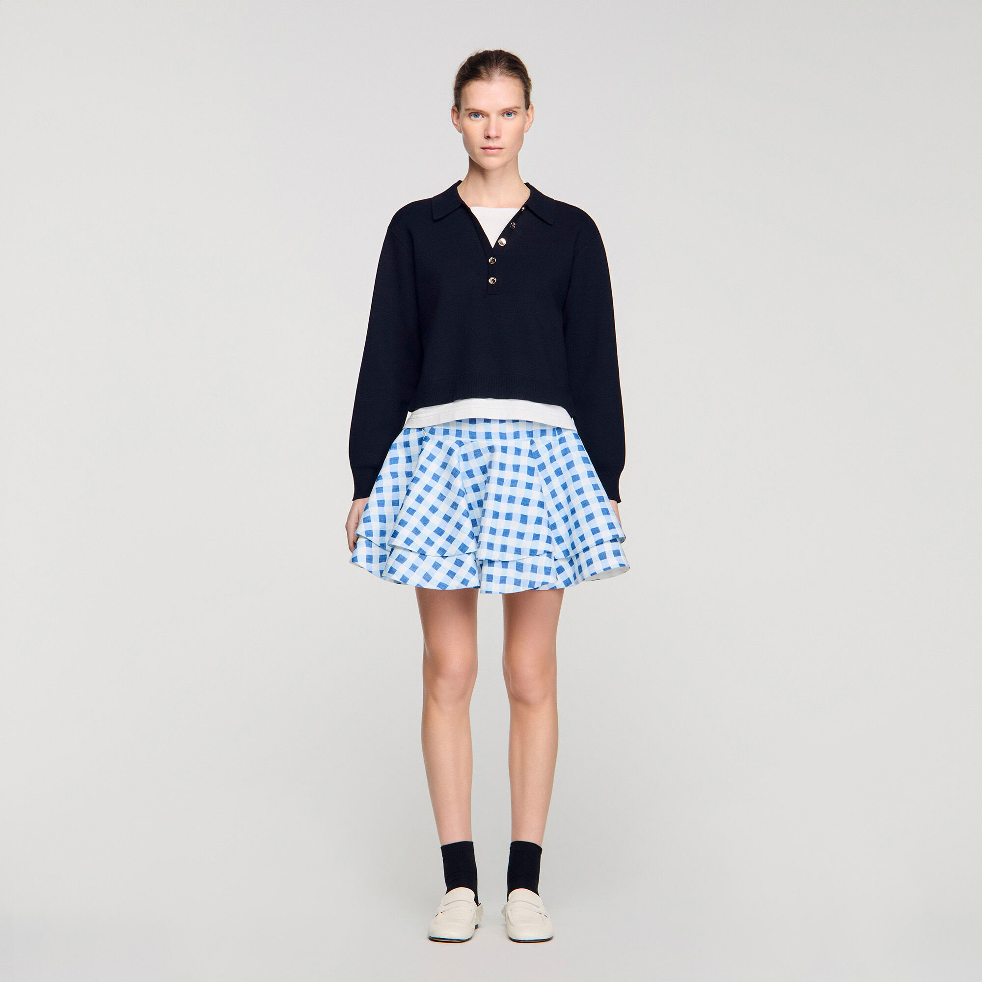 Metal button layered collar jumper