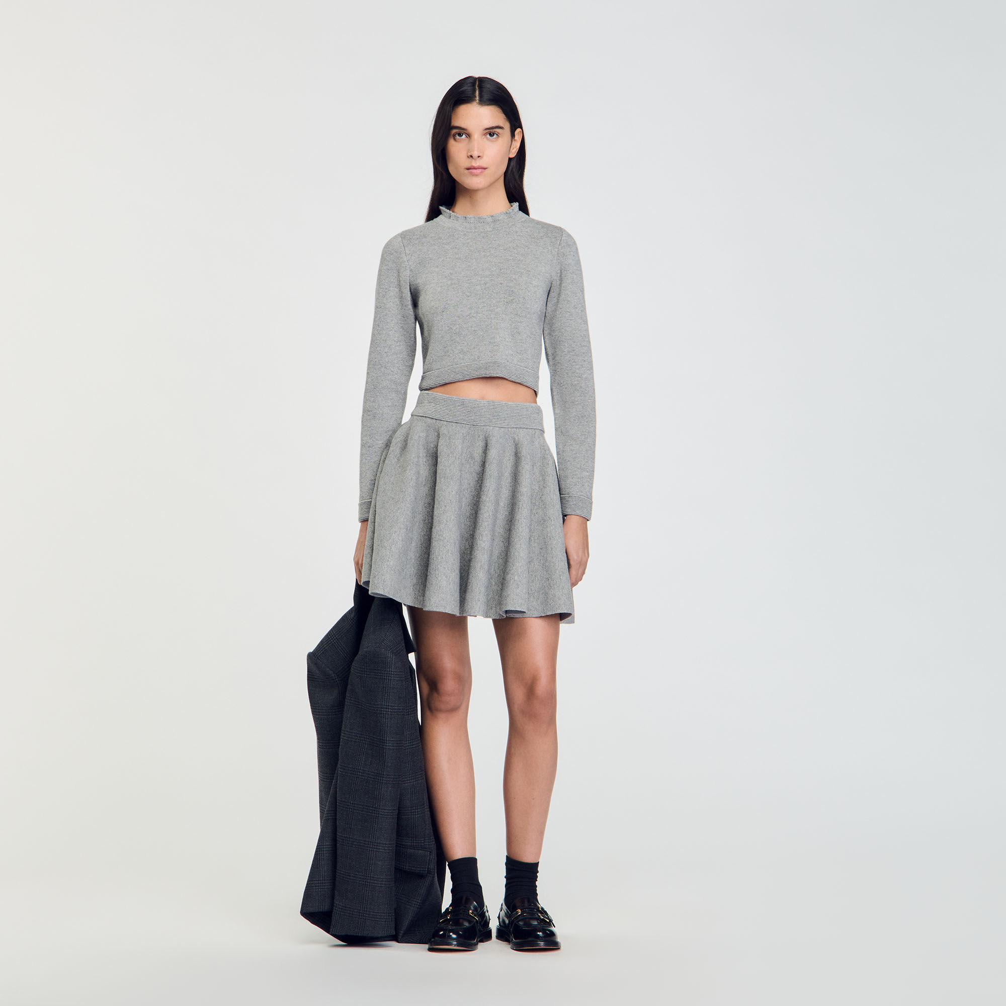 Short knit skirt