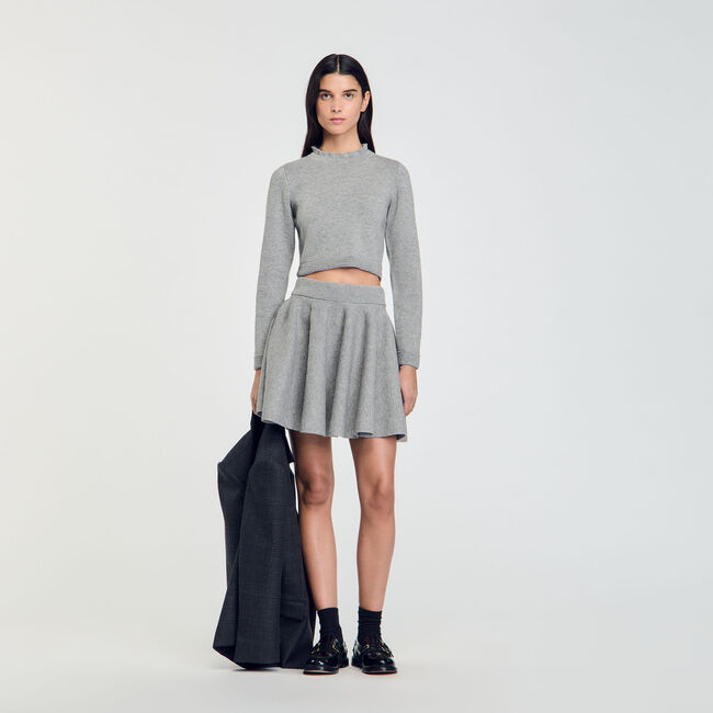 Short knit skirt