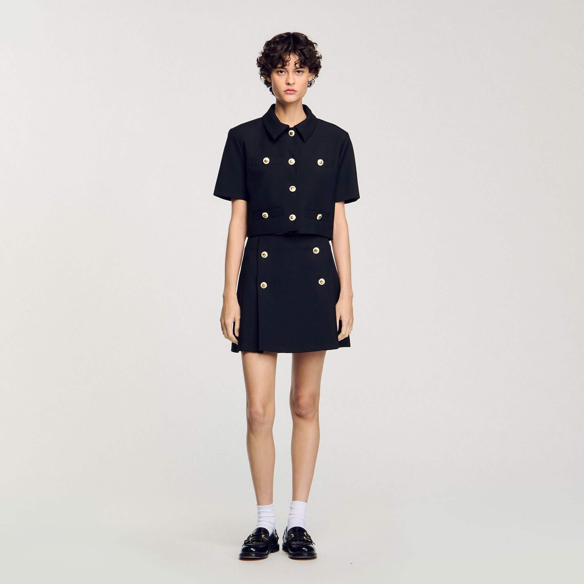 Short pleated skirt