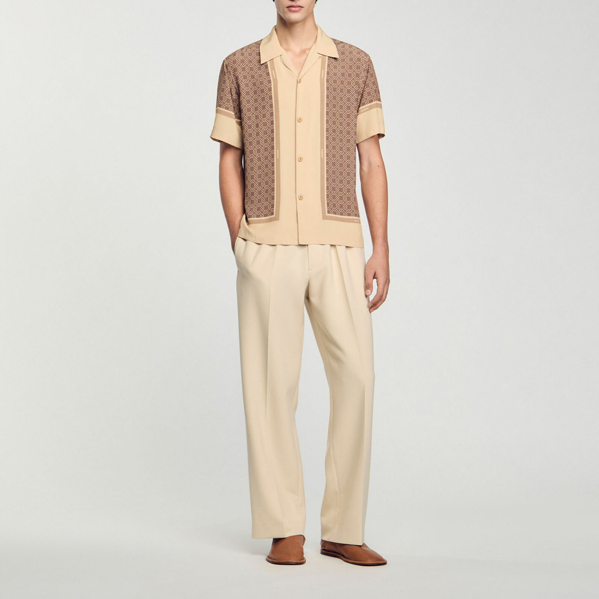 Short-sleeved patterned shirt