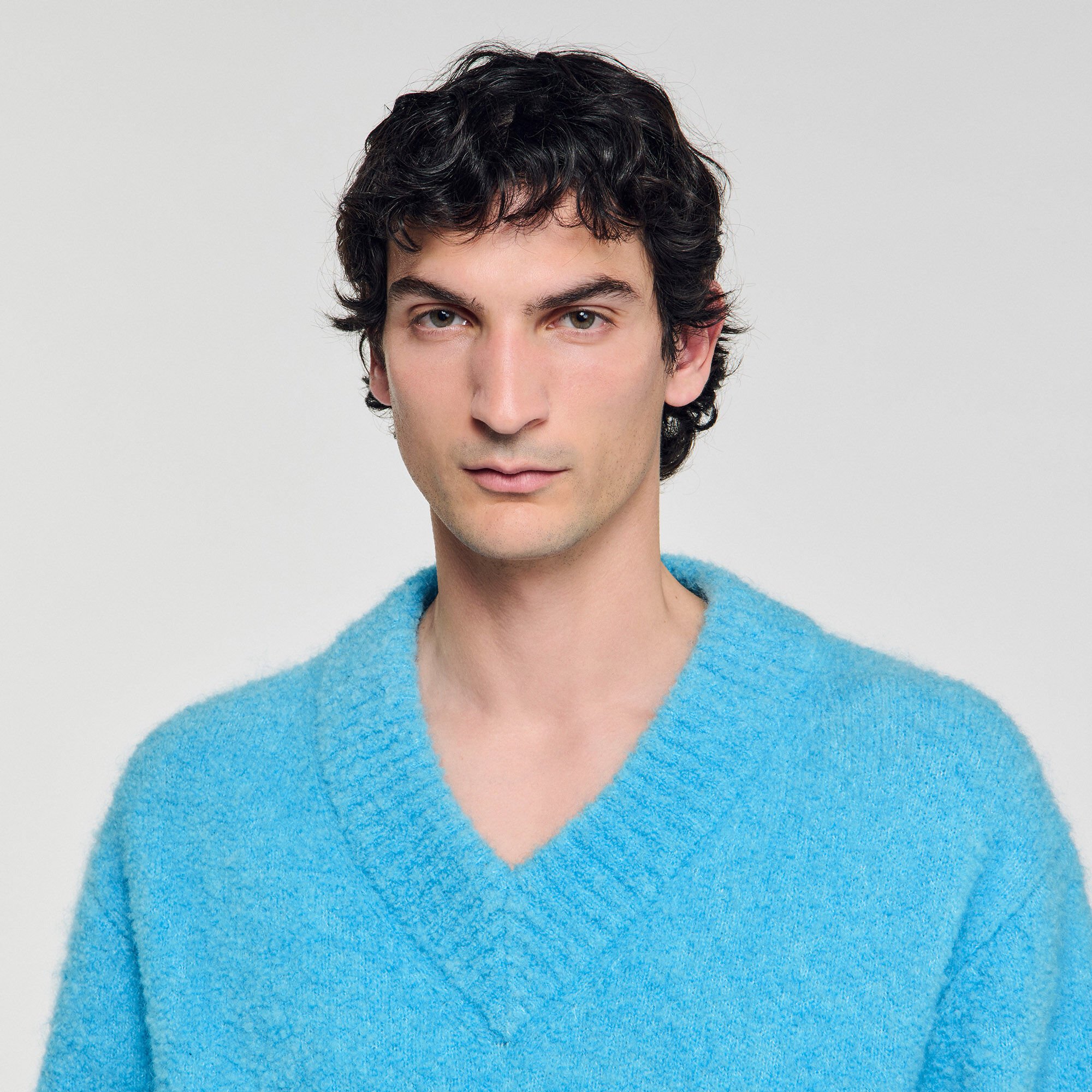 V-neck long-sleeve jumper