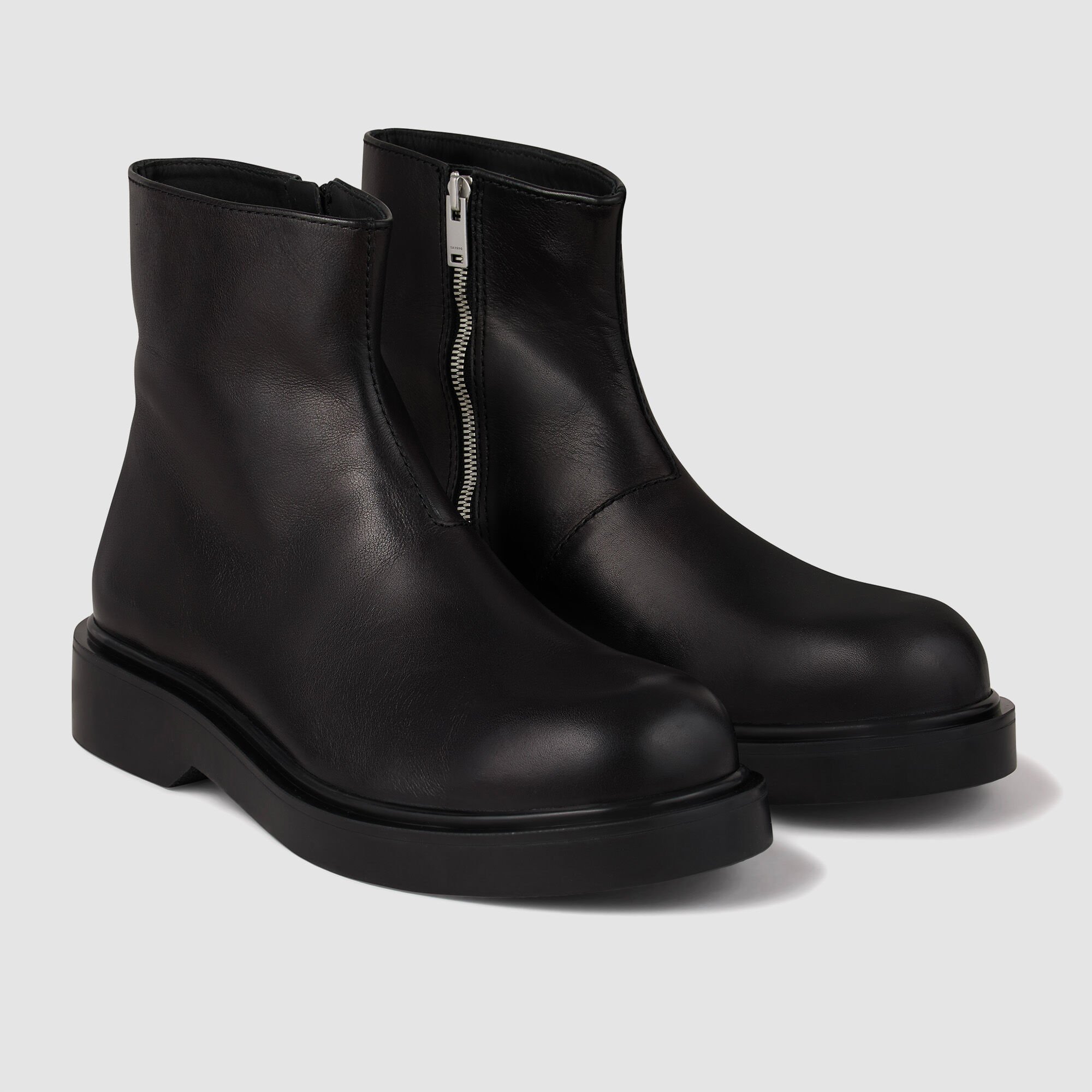 Zipped leather ankle boots