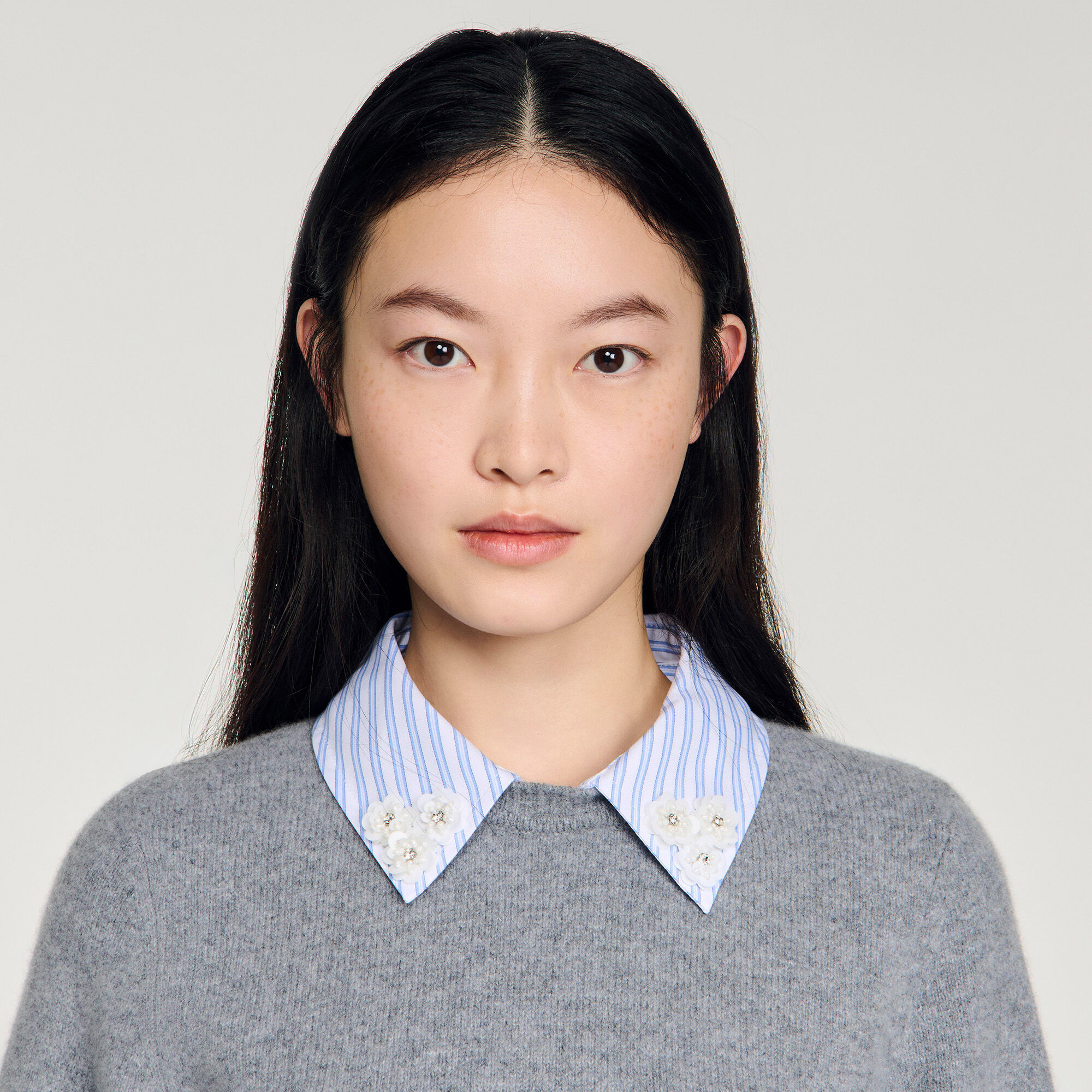 Detachable collar wool jumper