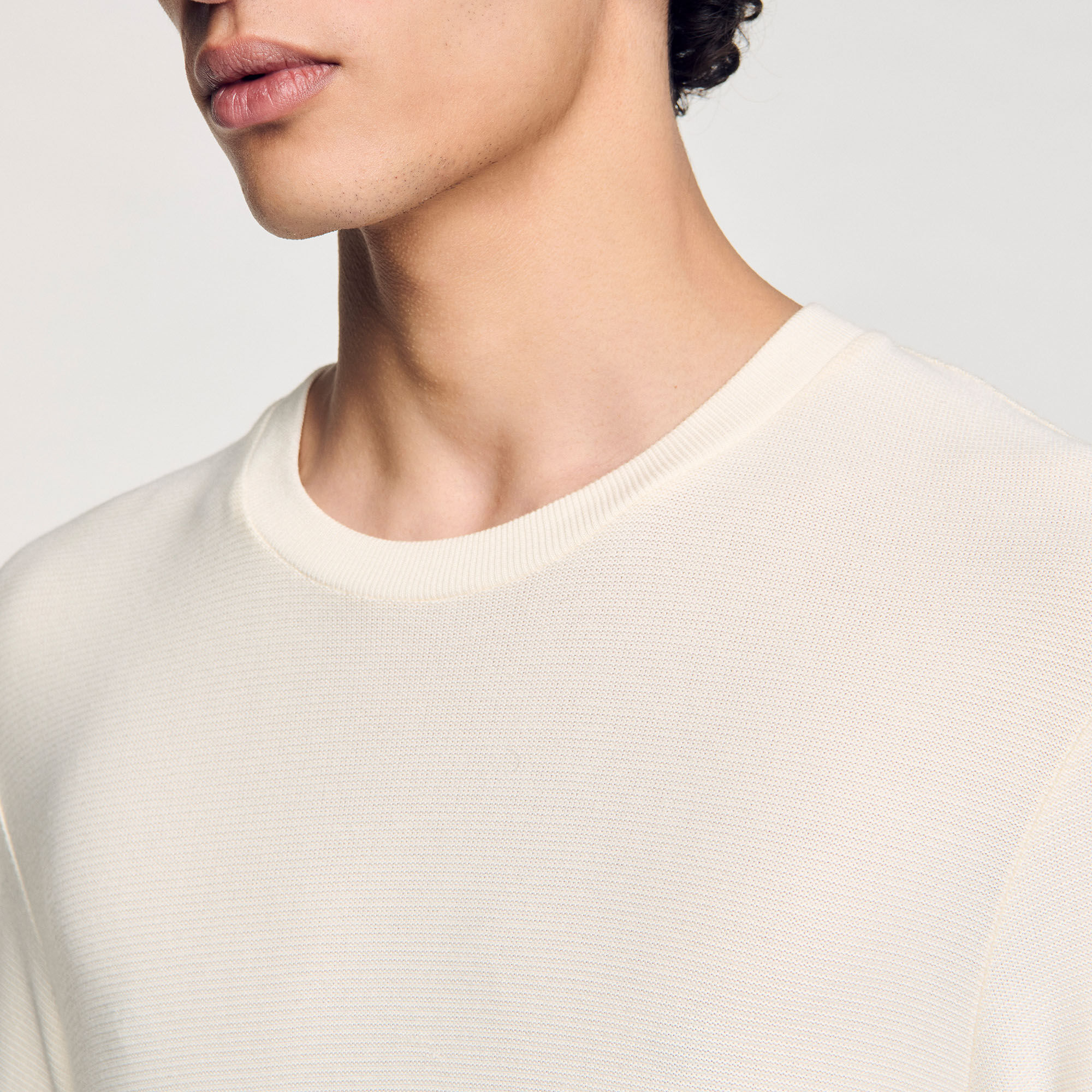 Round neck T-shirt