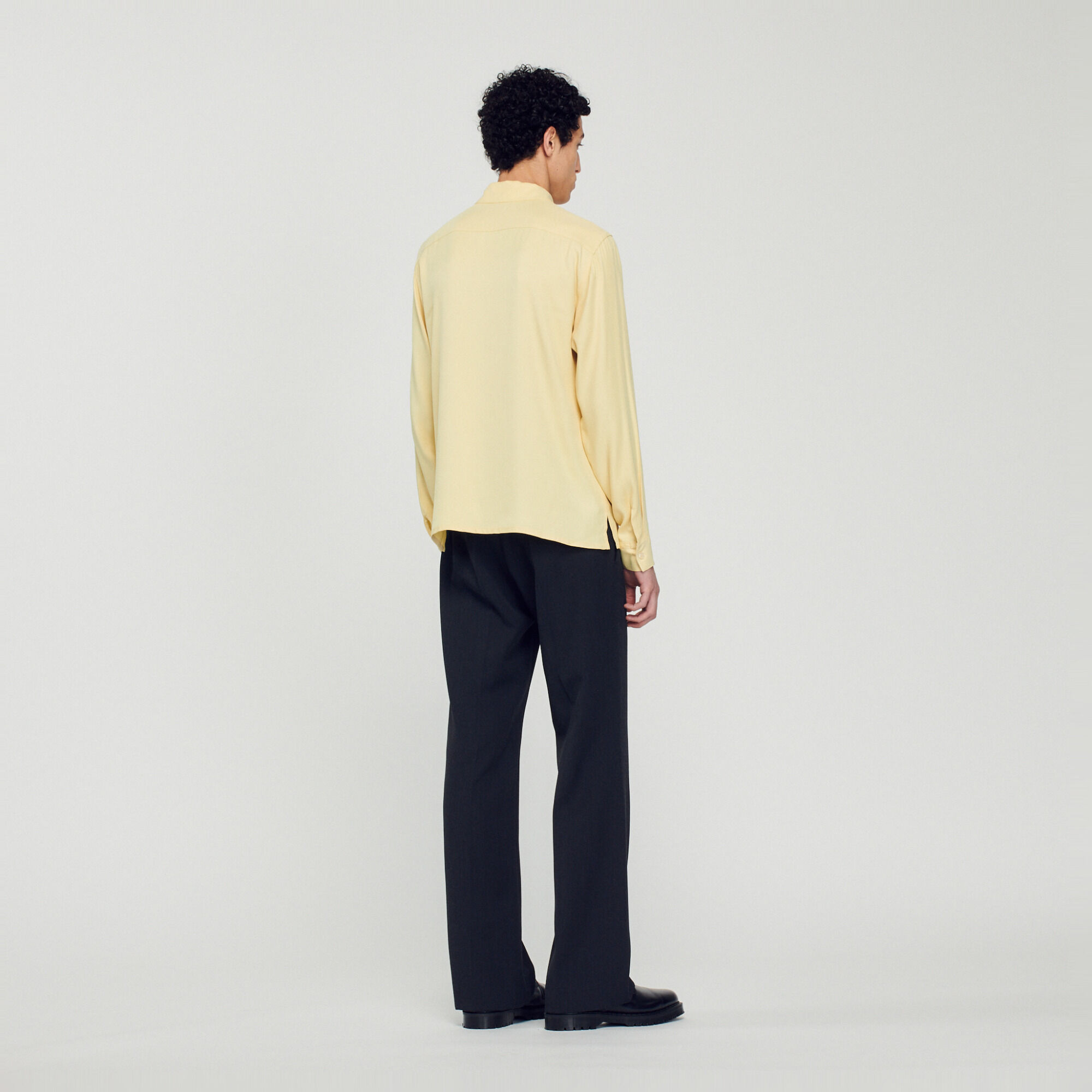 Floaty shirt with spread collar