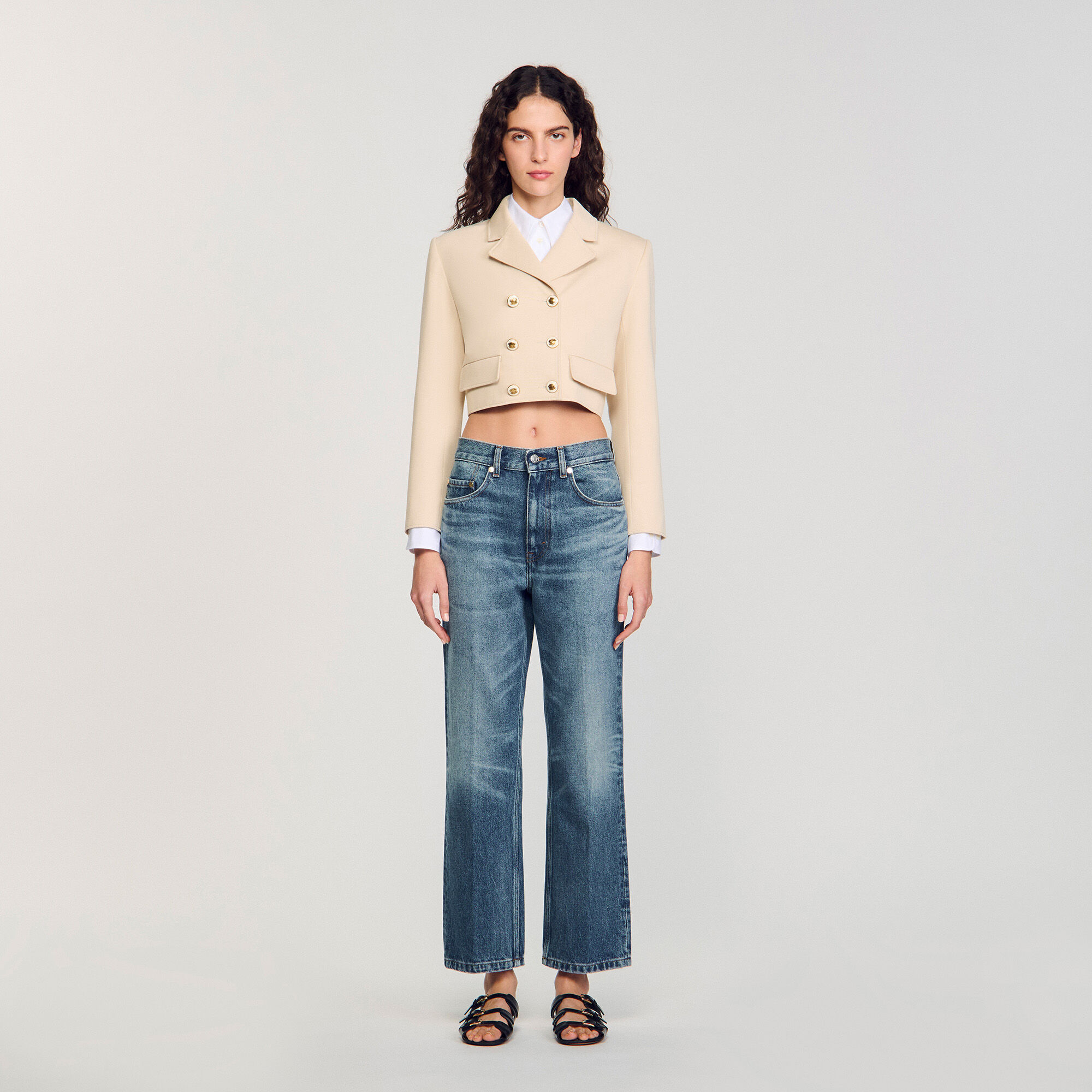 Cropped buttoned jacket
