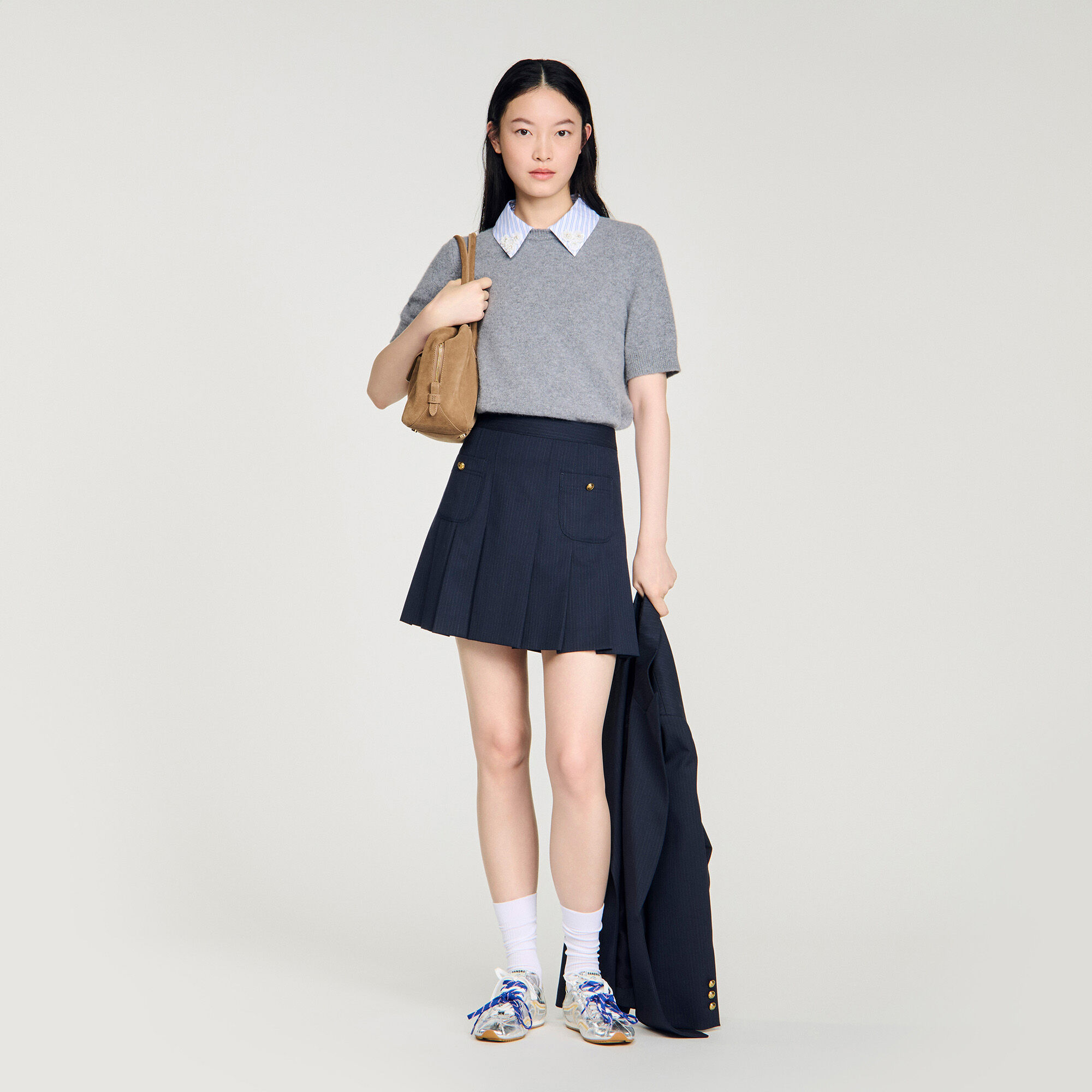 Detachable collar wool jumper