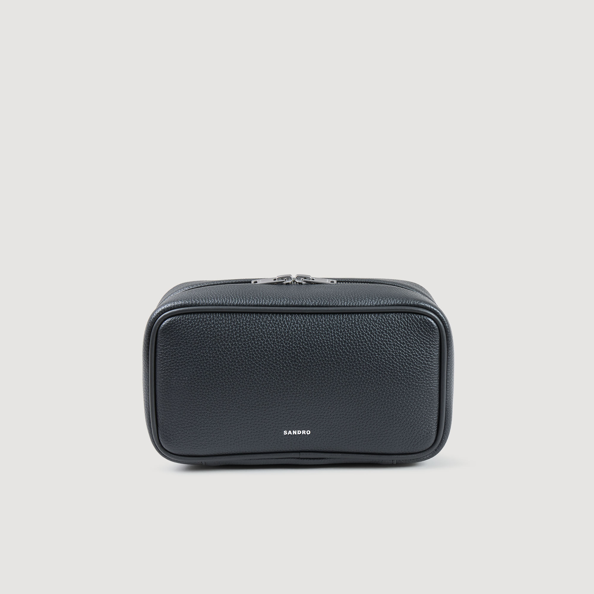 Toilet bag in grained fabric