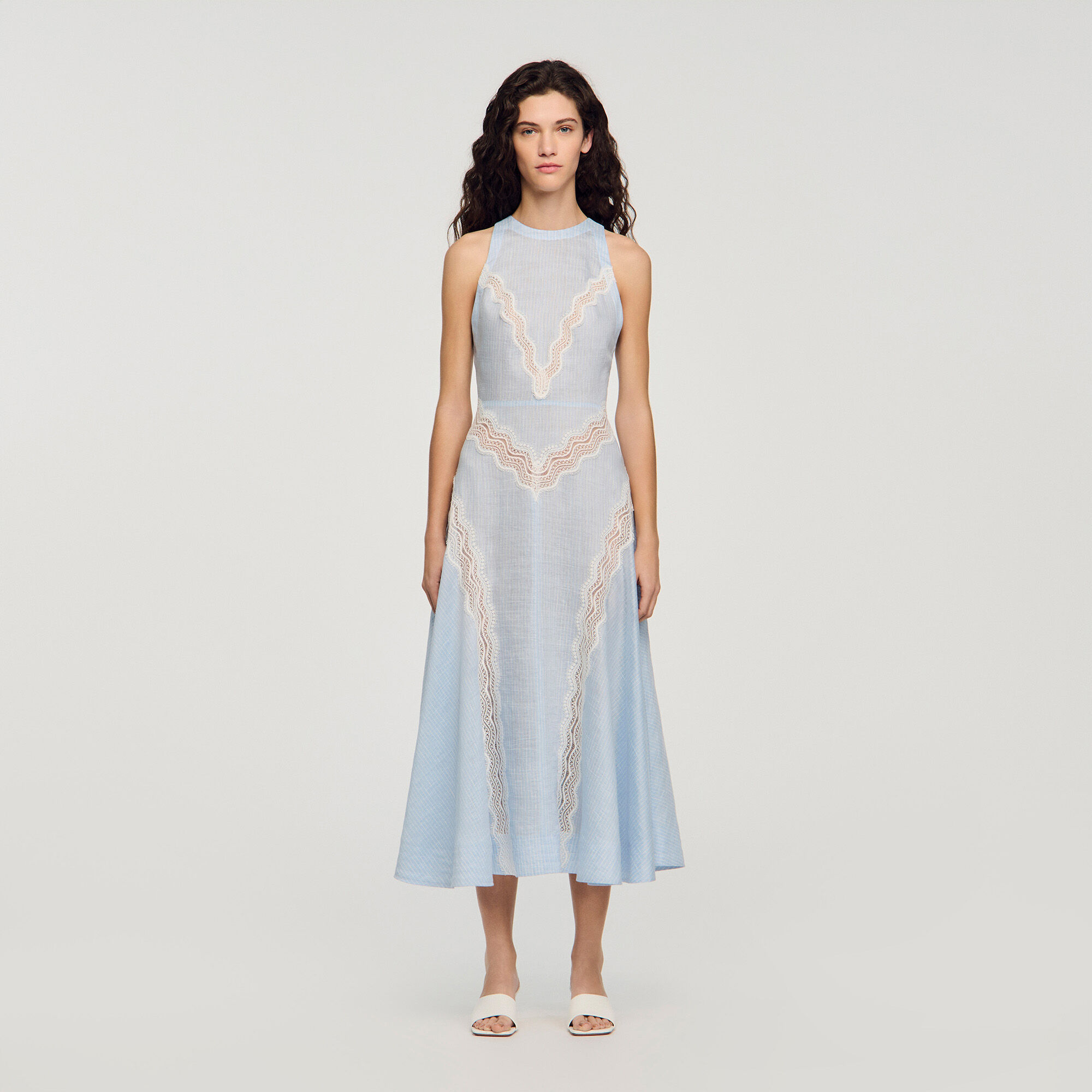 Maxi dress with lace details