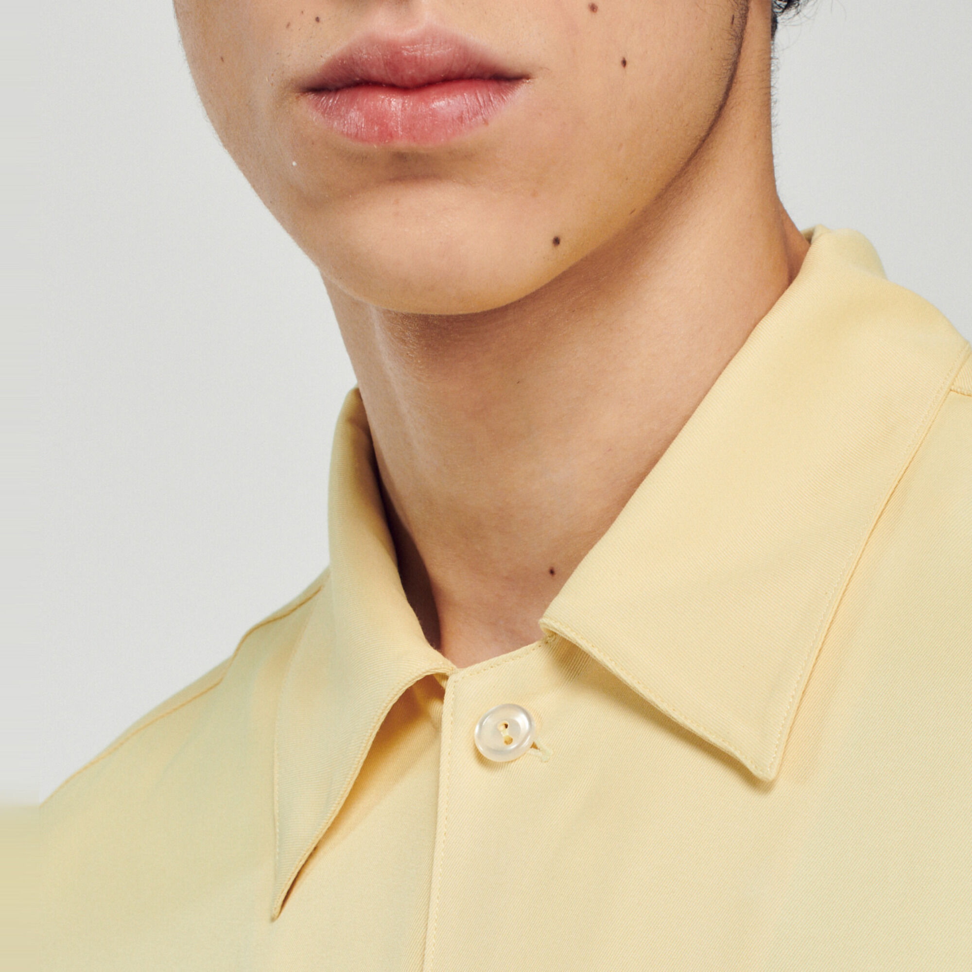 Floaty shirt with spread collar