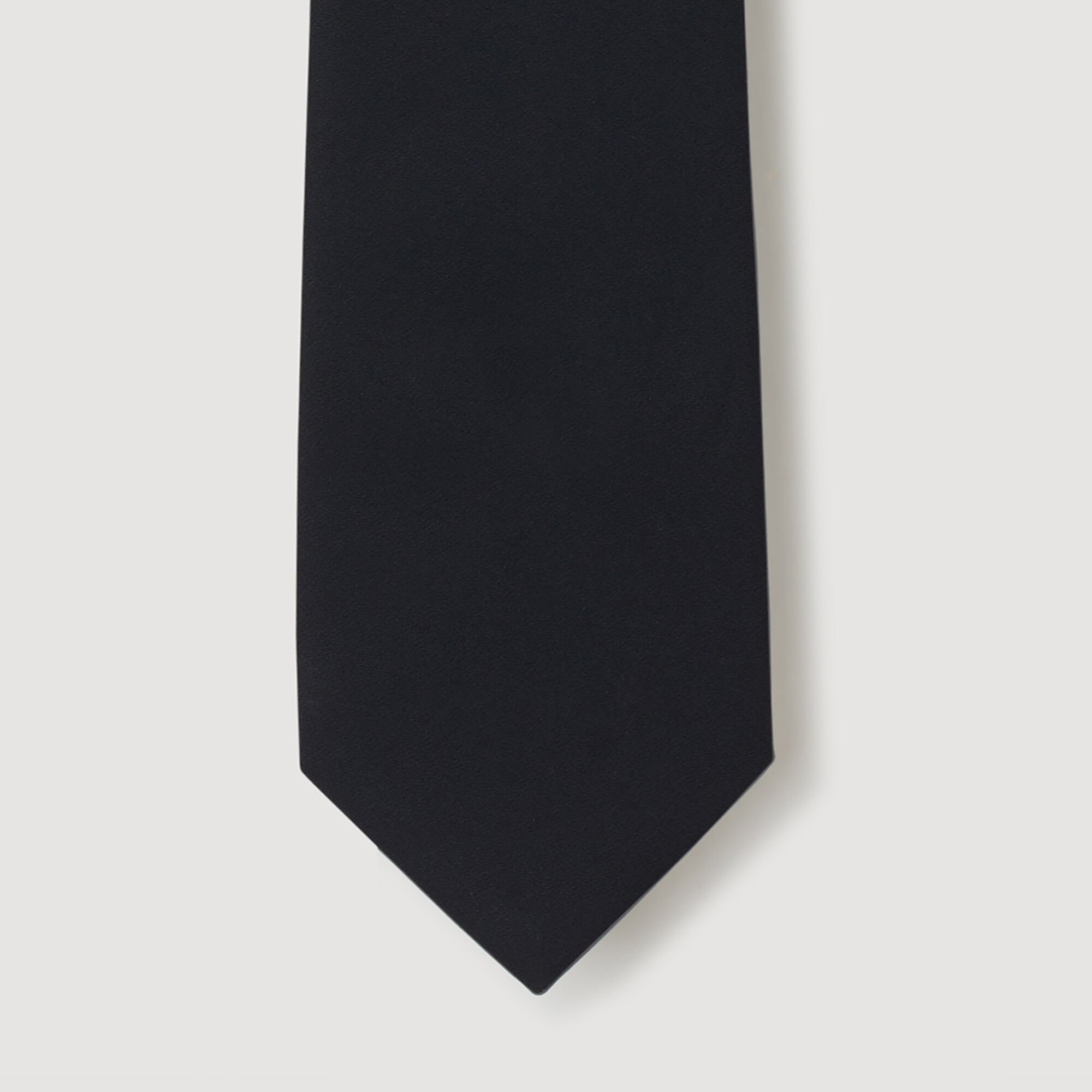 Wide tie
