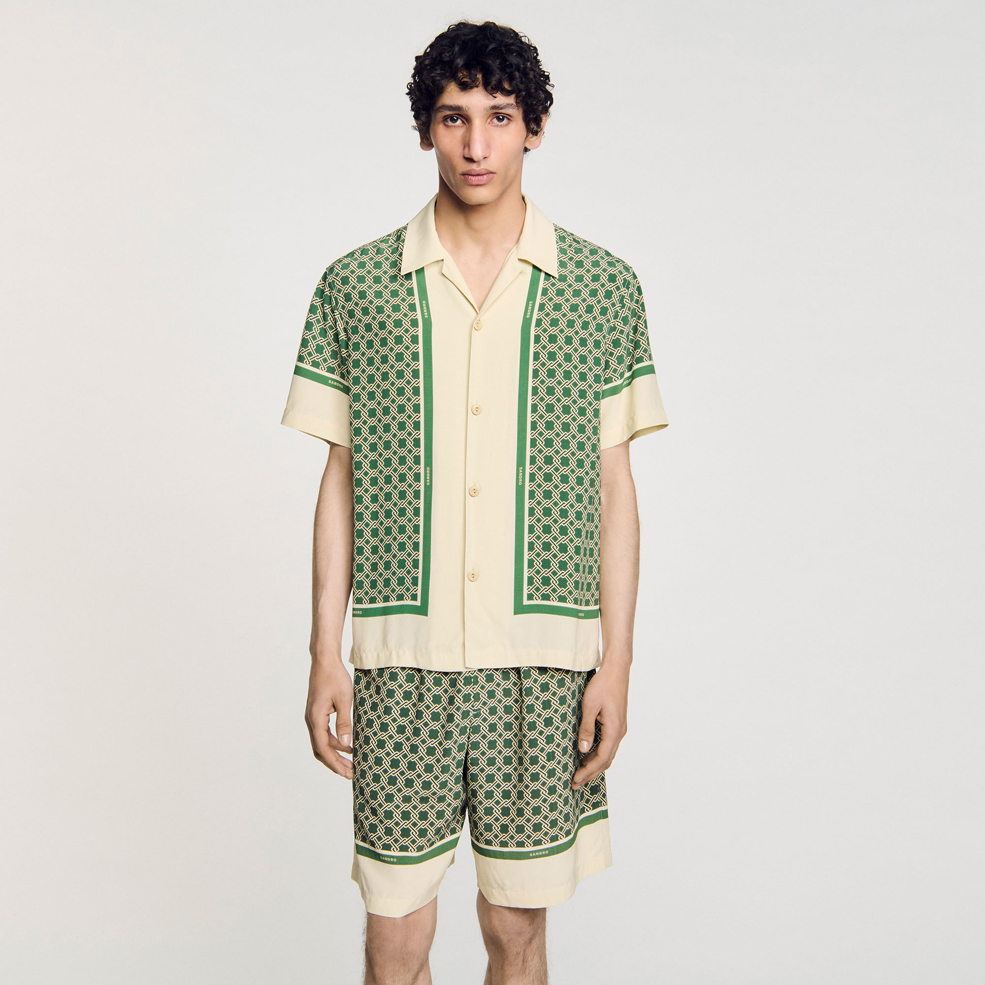 Short-sleeved patterned shirt