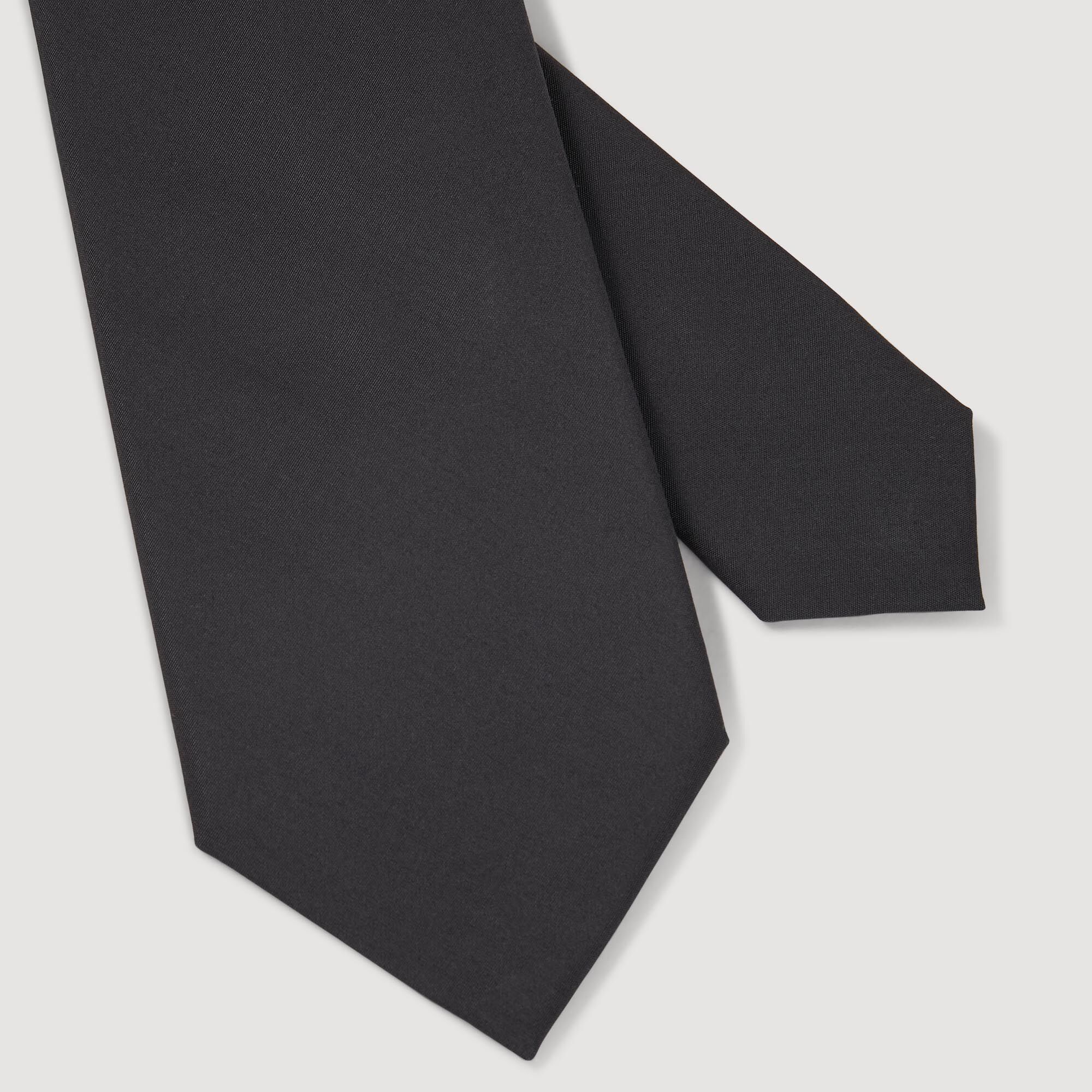 Oversize tie