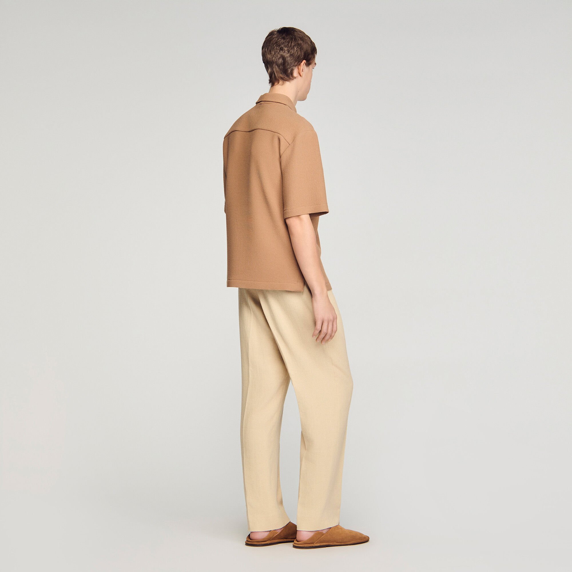 Textured shark collar shirt