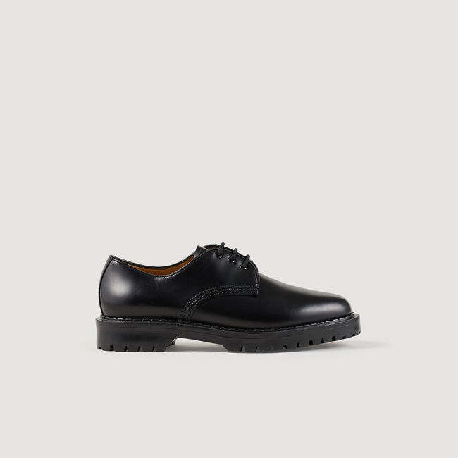 Derby shoe with studs