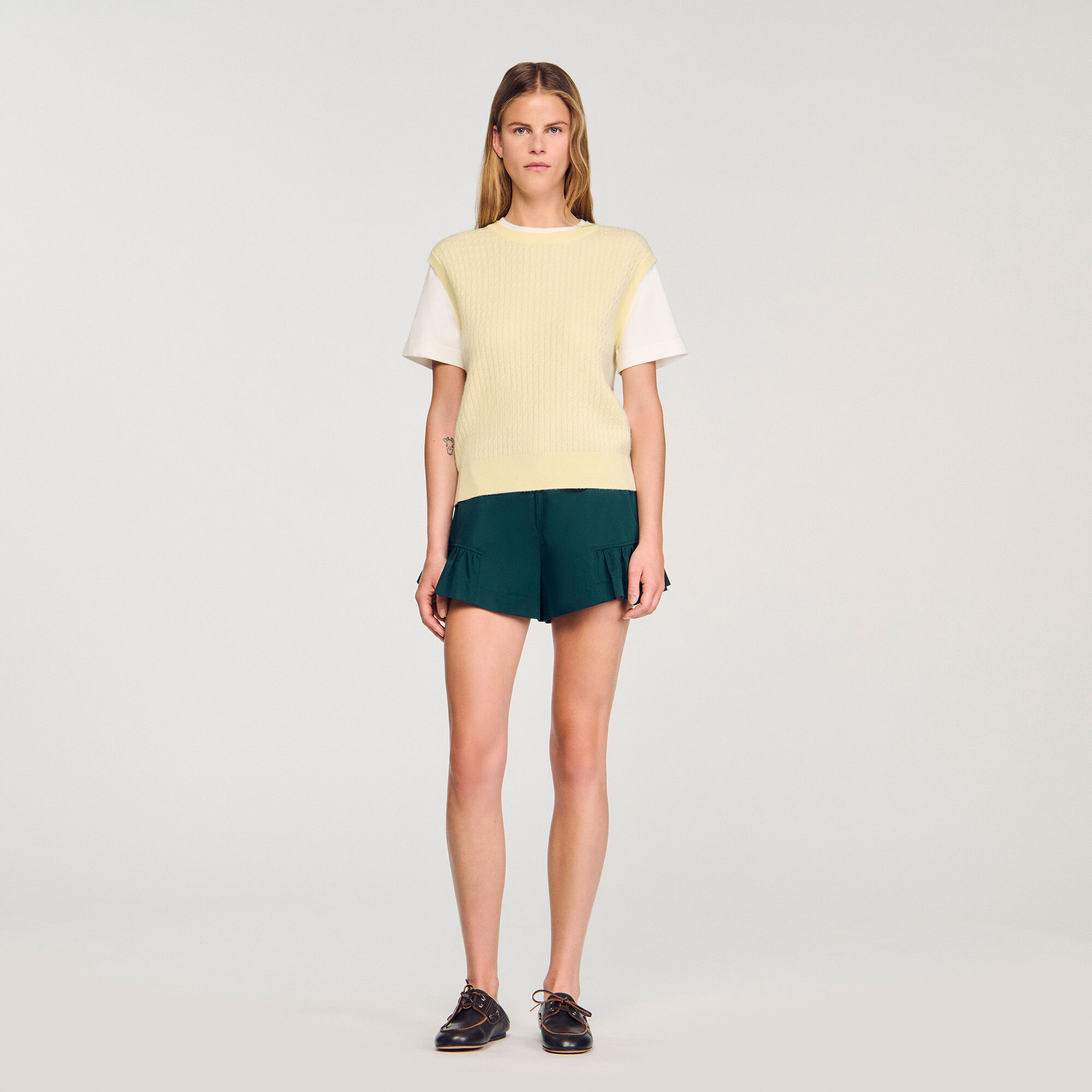 Dual-material knit jumper