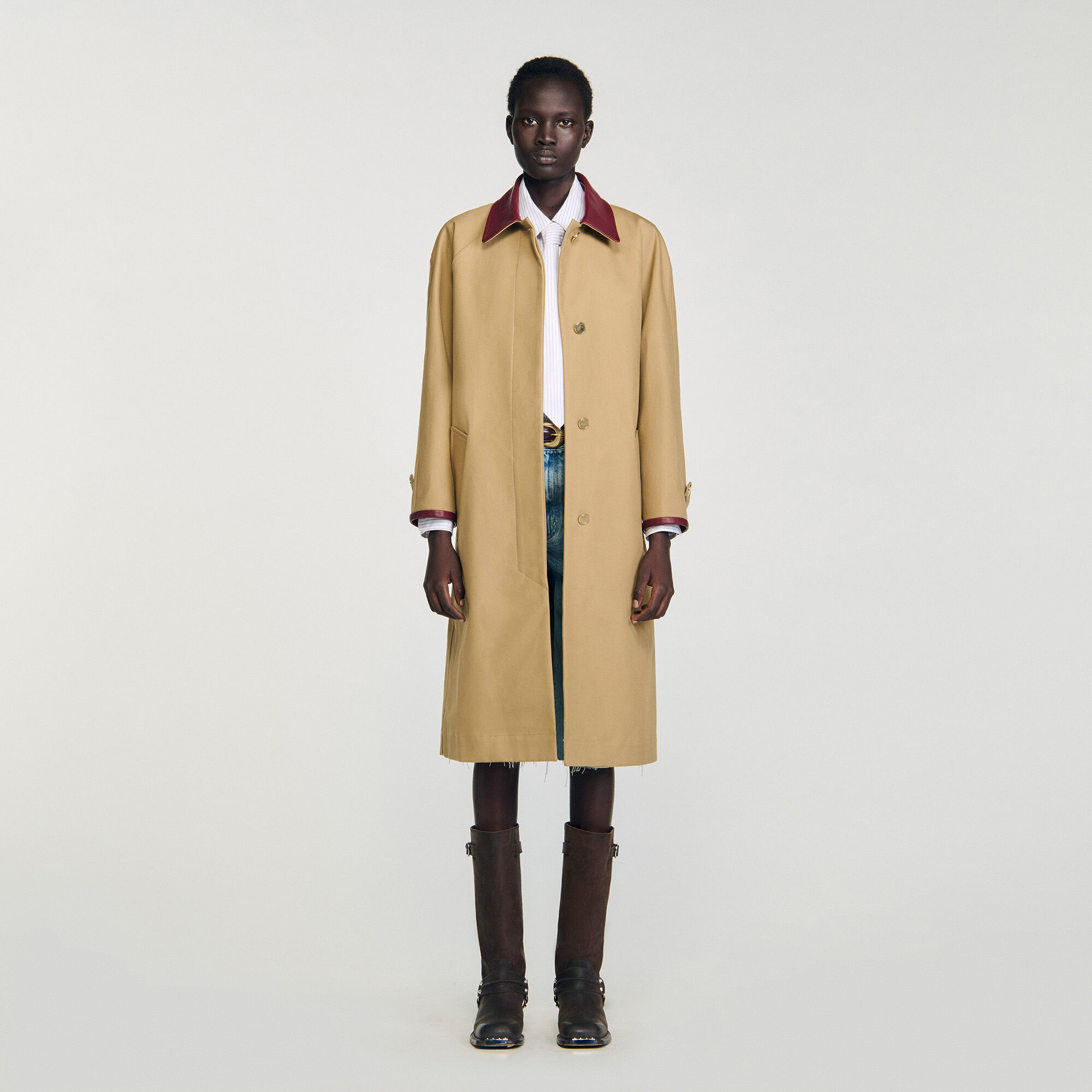 Trench coat with leather collar