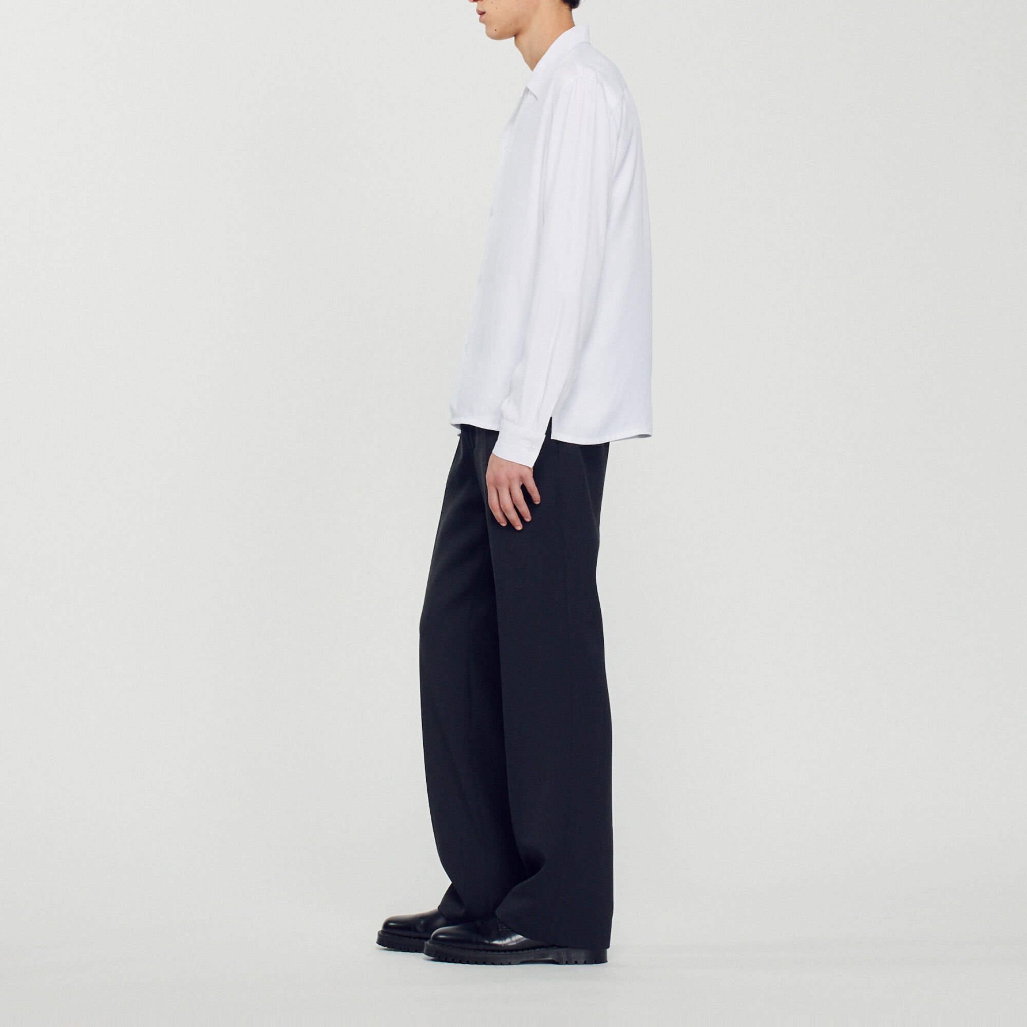 Floaty shirt with spread collar