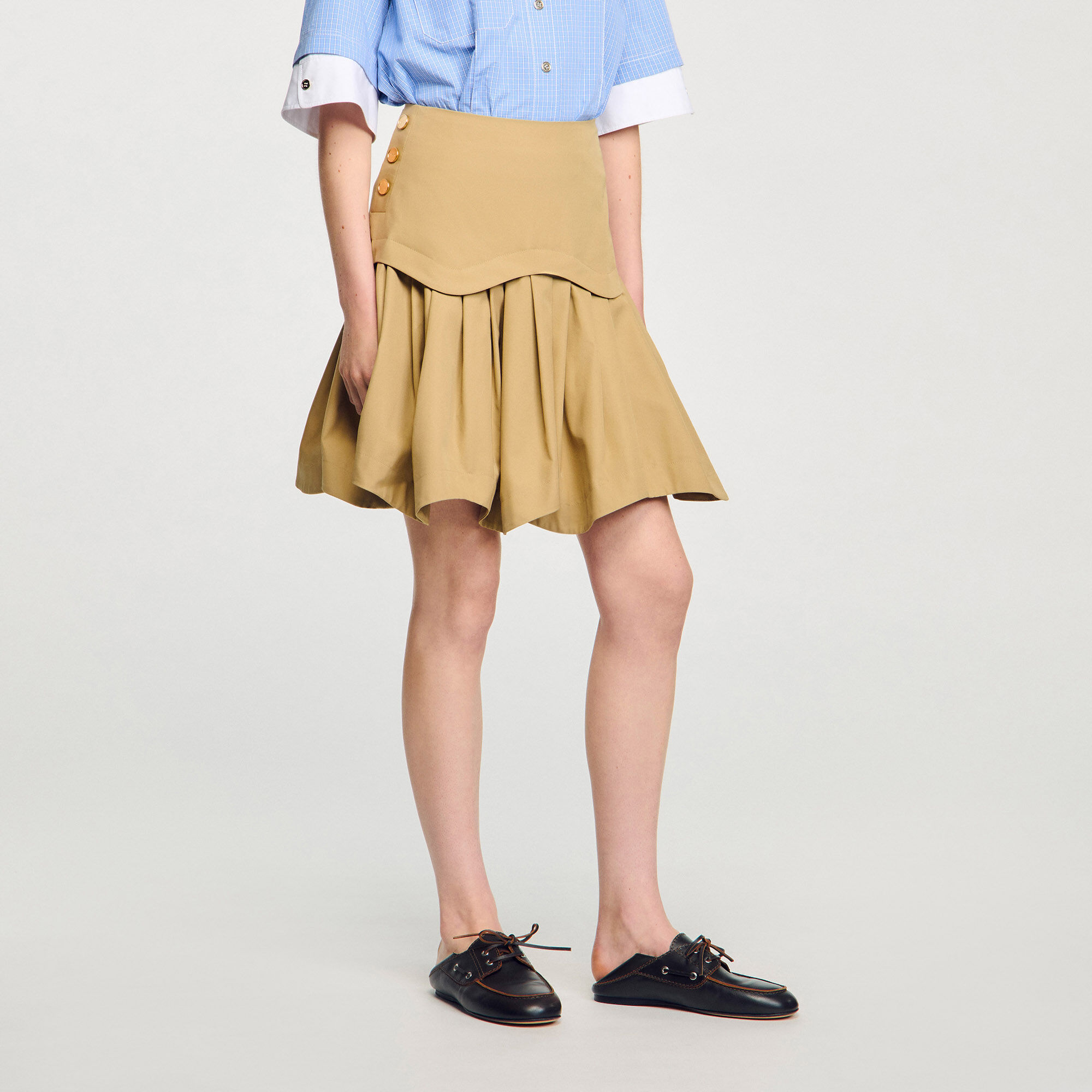 Short ruffled skirt