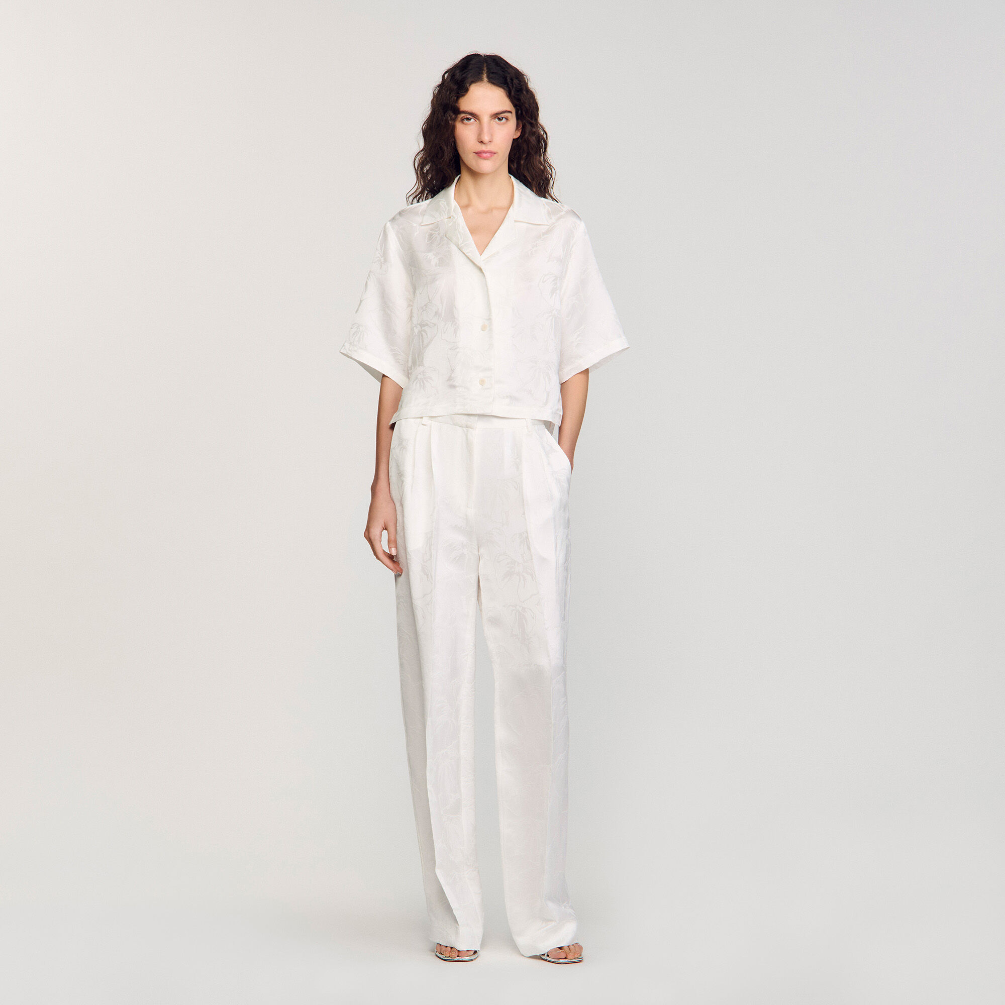 Cropped shirt with jacquard flowers