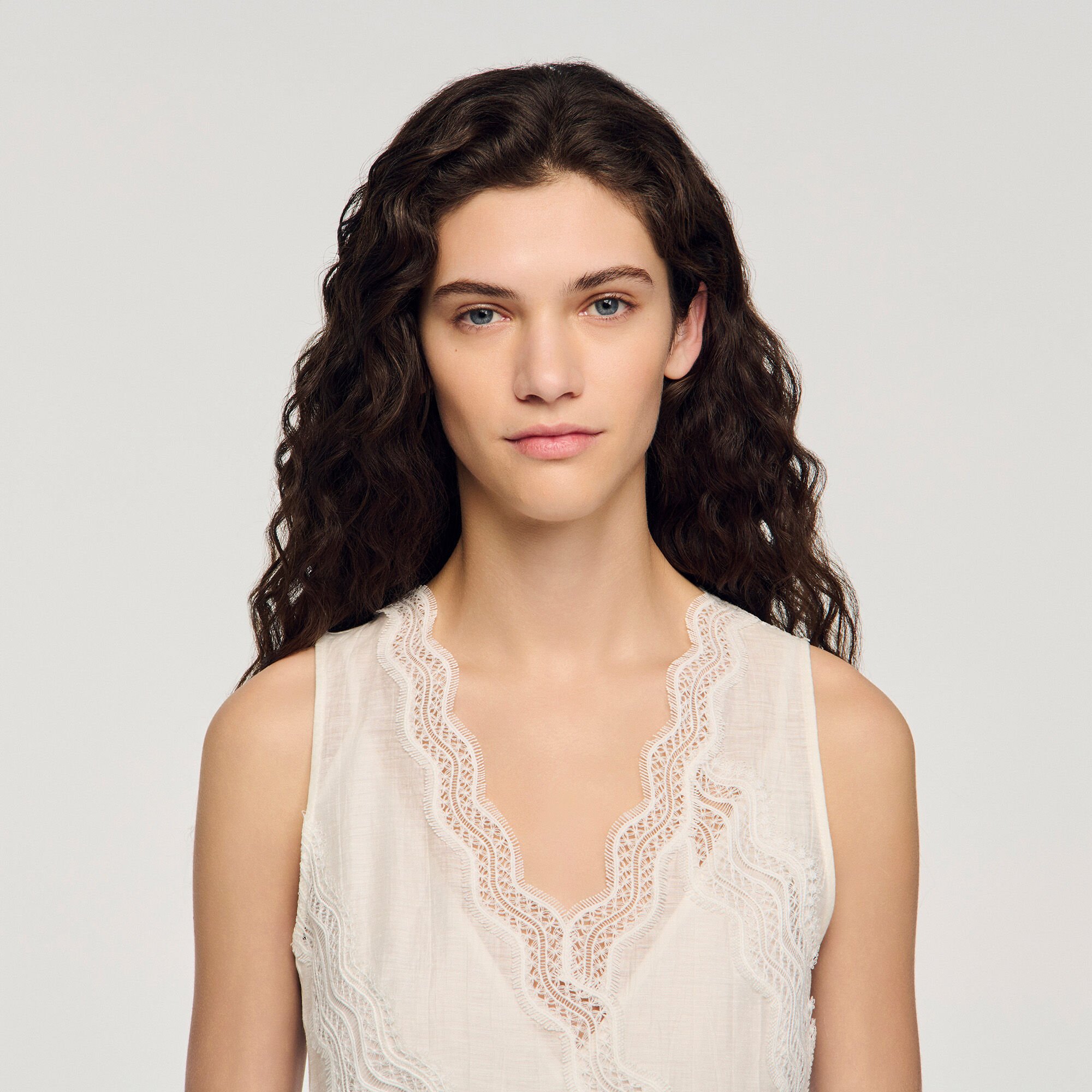 Short trimmed linen dress