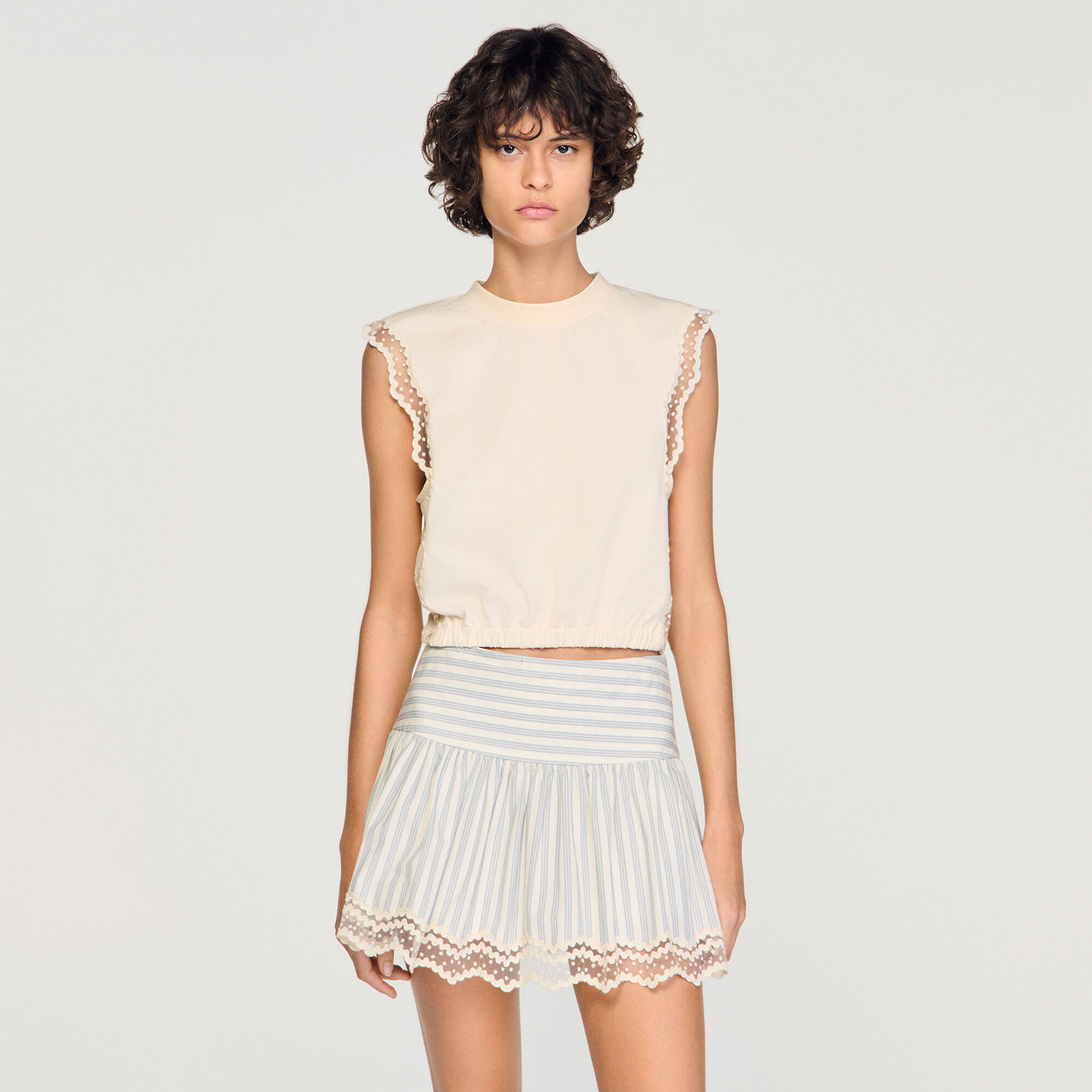 Cropped cotton T-shirt with lace