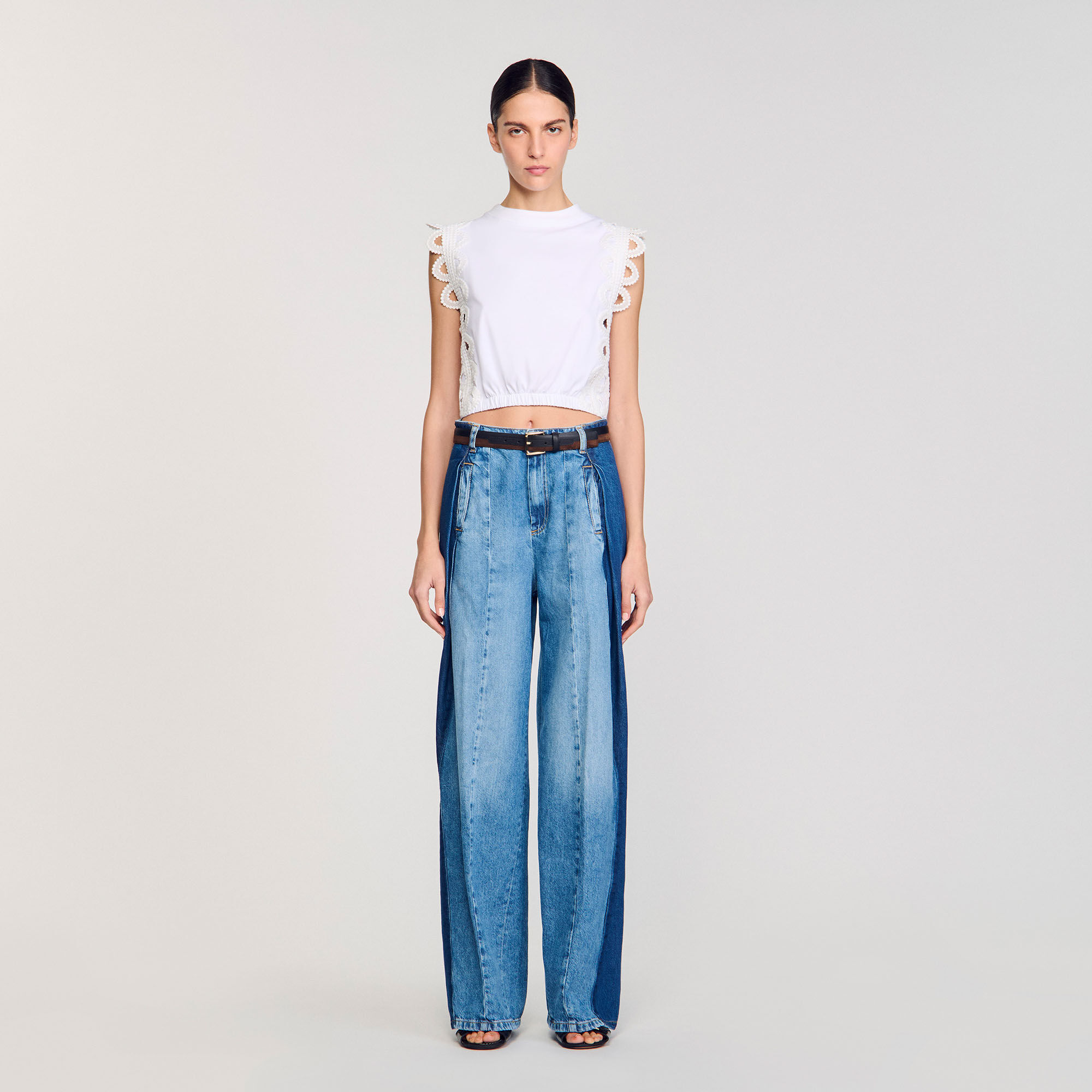 Cropped T-shirt with lace detail