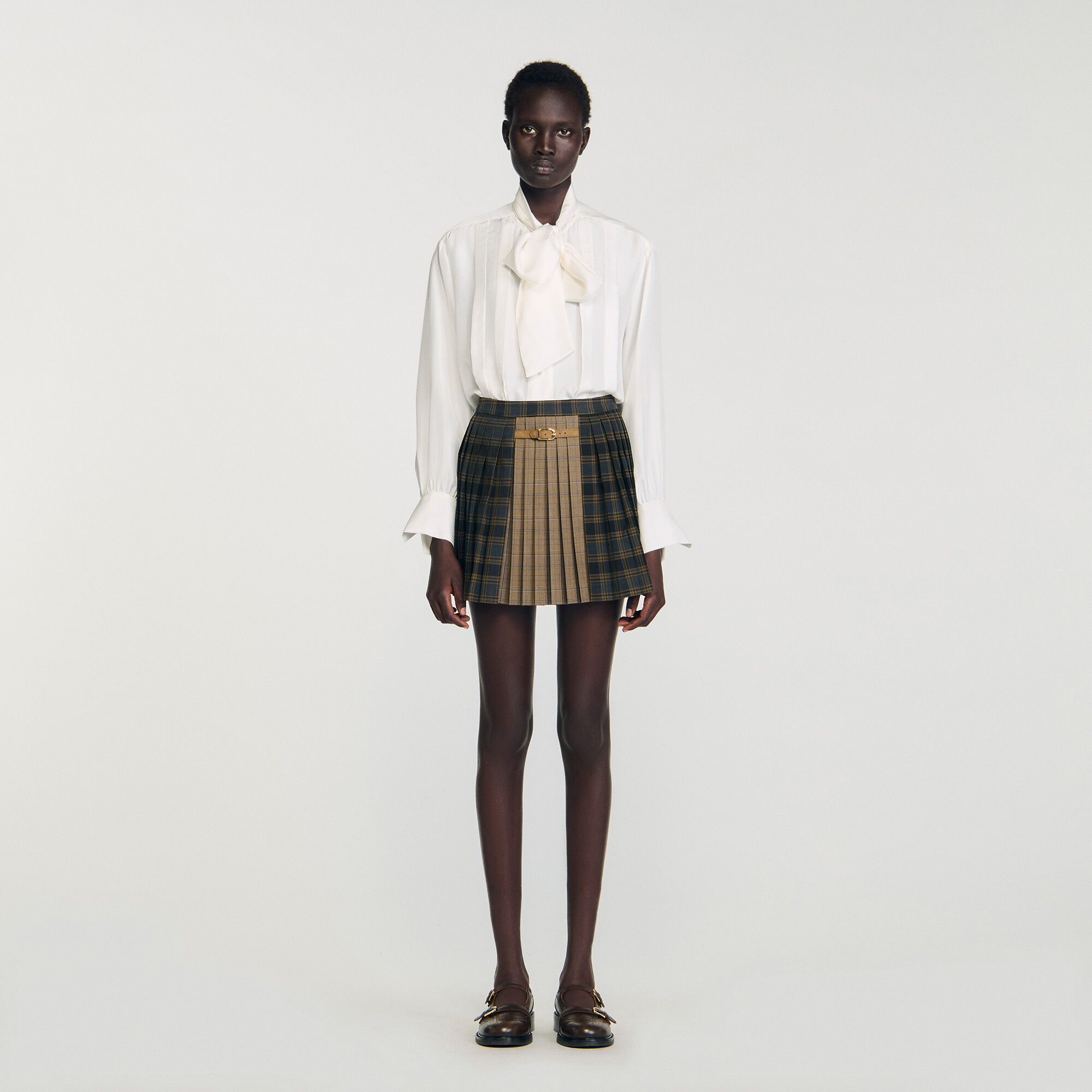 Short checked pleated skirt