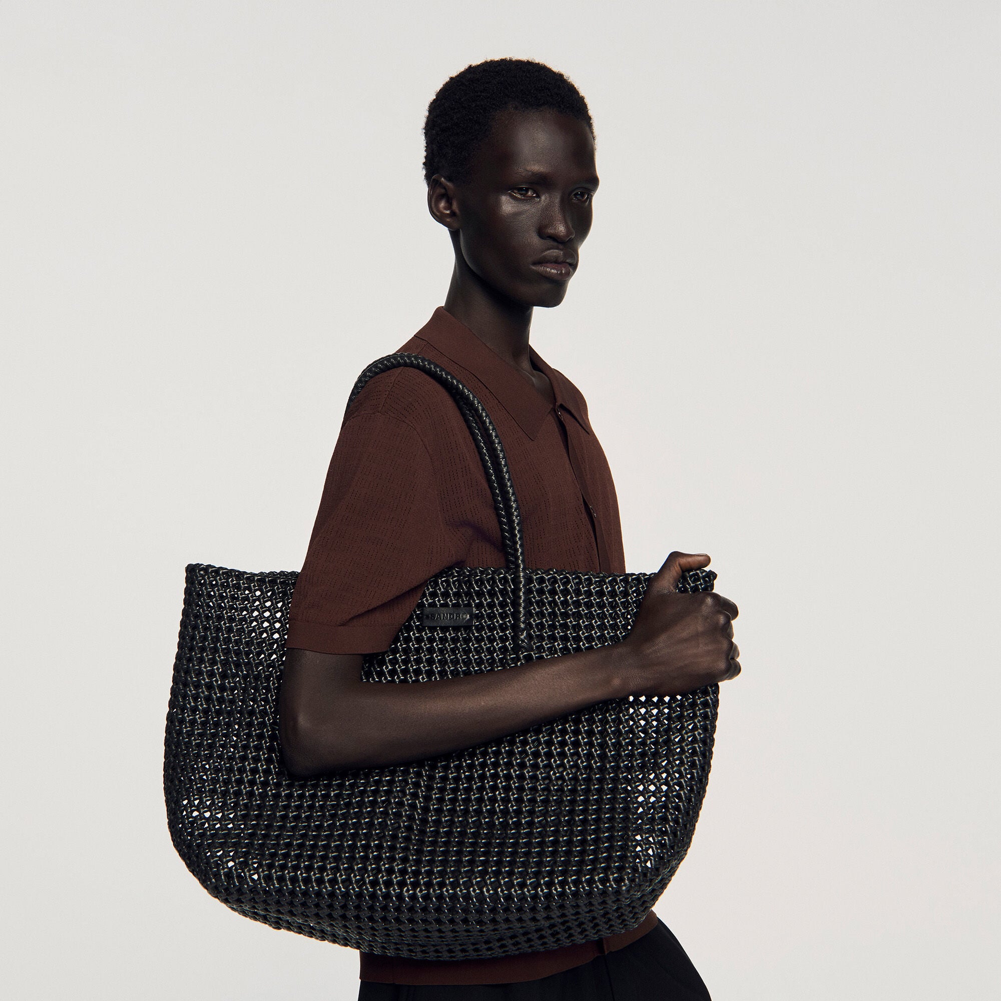 Woven tote bag with patch